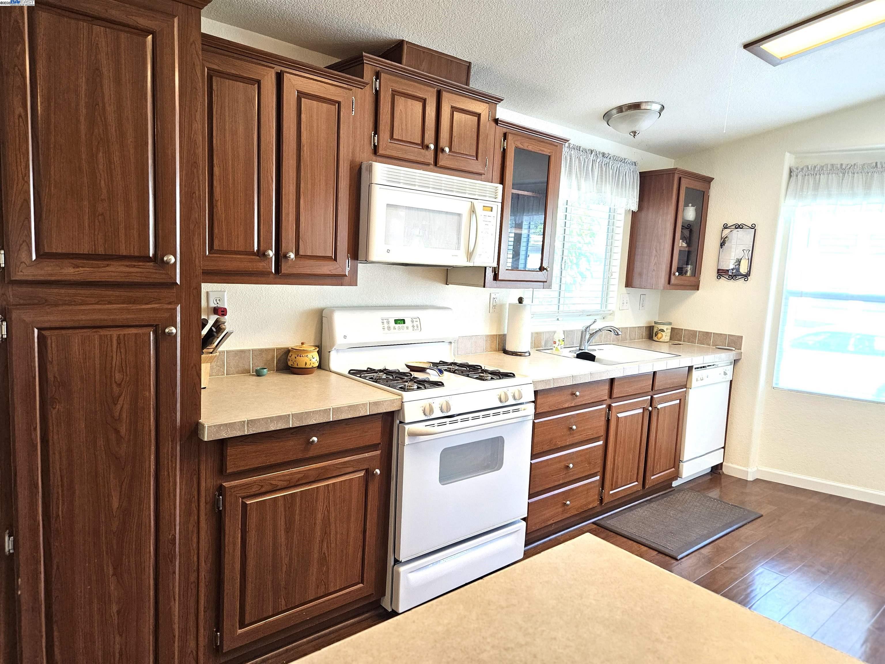Detail Gallery Image 6 of 22 For 3231 Vineyard Ave #29,  Pleasanton,  CA 94566 - 3 Beds | 2 Baths
