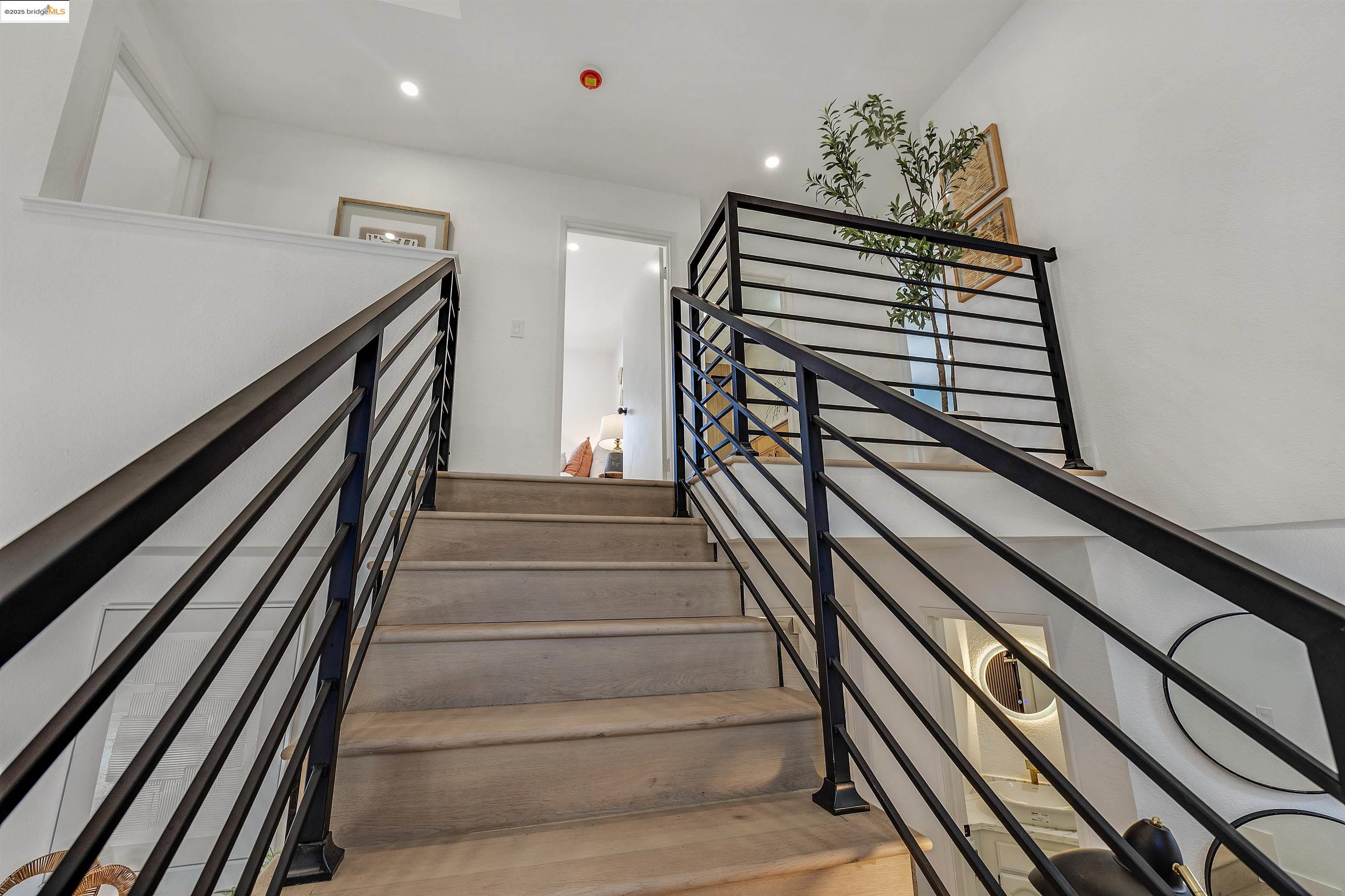 Detail Gallery Image 16 of 36 For 2863 El Capitan Dr, Pleasanton,  CA 94566 - 3 Beds | 2/1 Baths