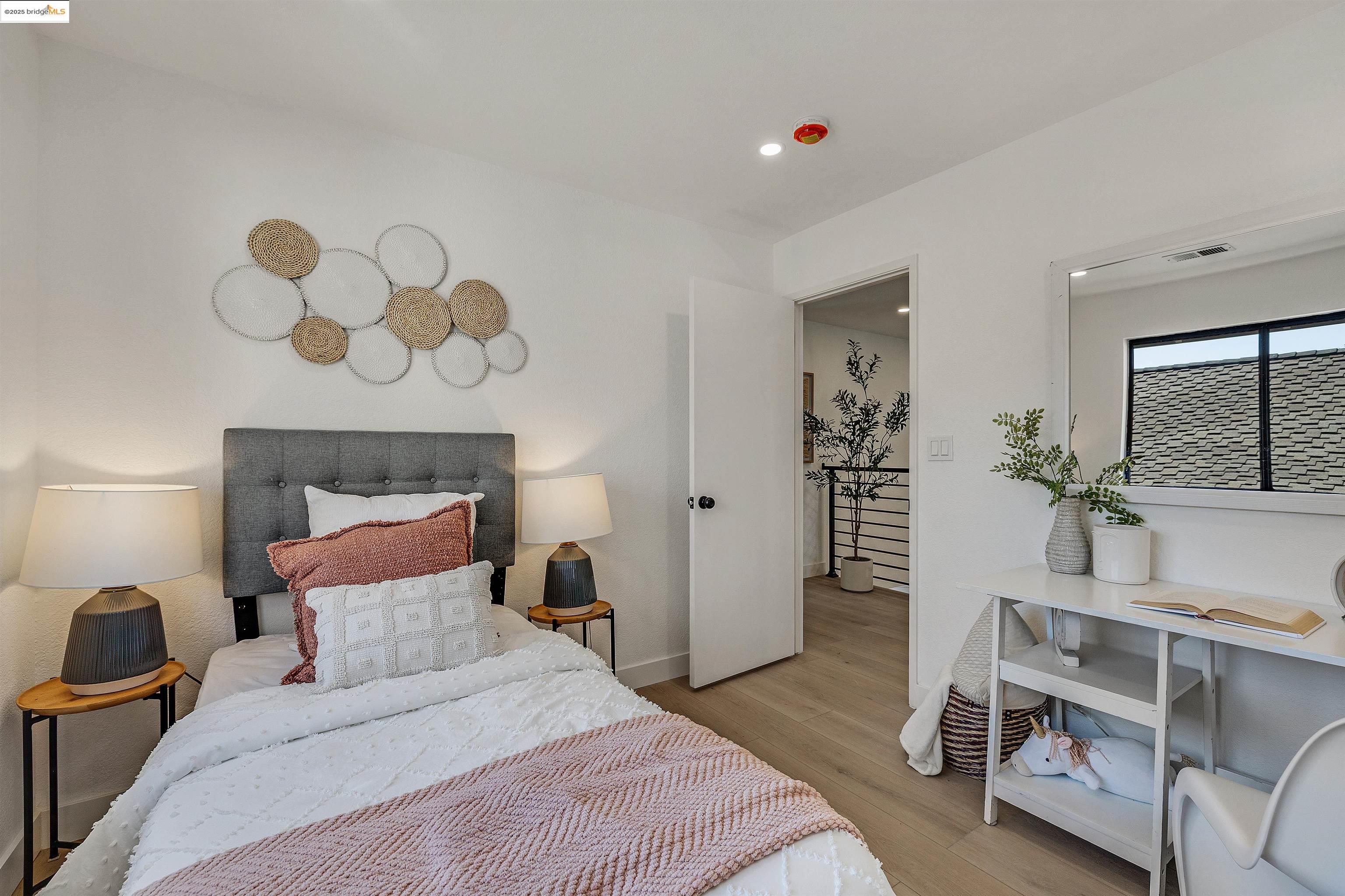 Detail Gallery Image 21 of 36 For 2863 El Capitan Dr, Pleasanton,  CA 94566 - 3 Beds | 2/1 Baths