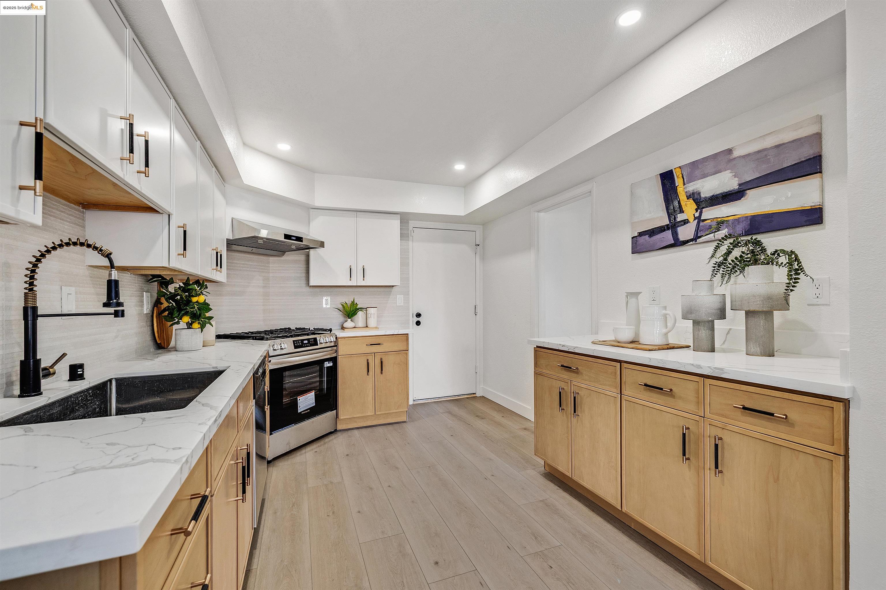 Detail Gallery Image 9 of 36 For 2863 El Capitan Dr, Pleasanton,  CA 94566 - 3 Beds | 2/1 Baths
