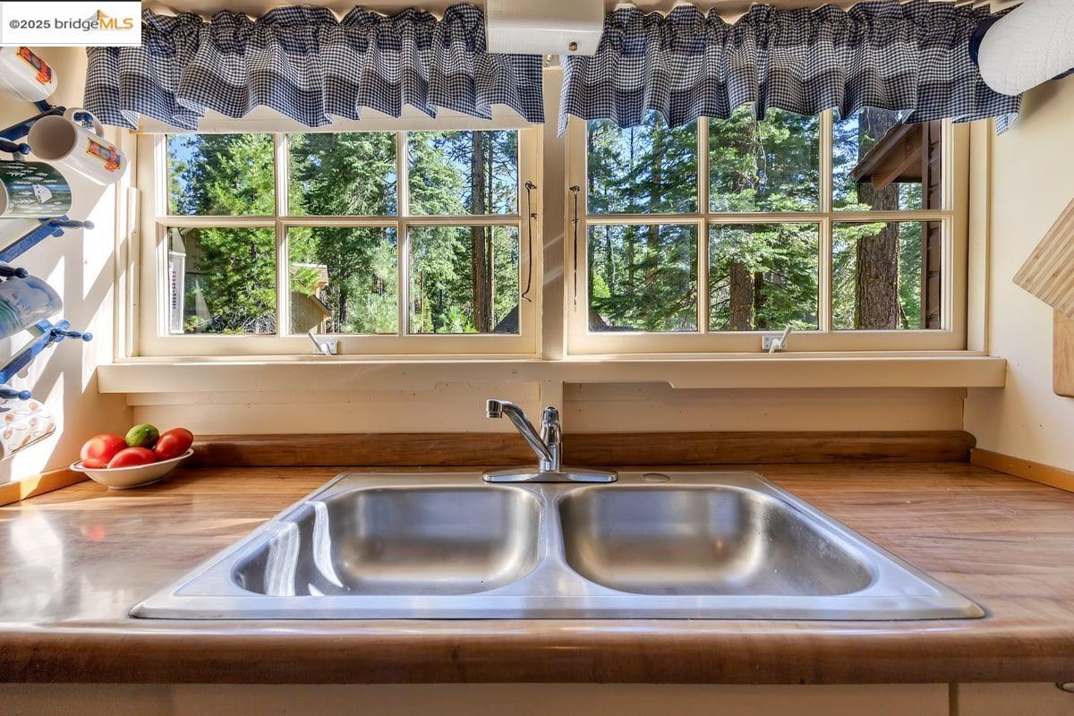 Detail Gallery Image 9 of 34 For 311 Fir, Pinecrest,  CA 95370 - 3 Beds | 1 Baths