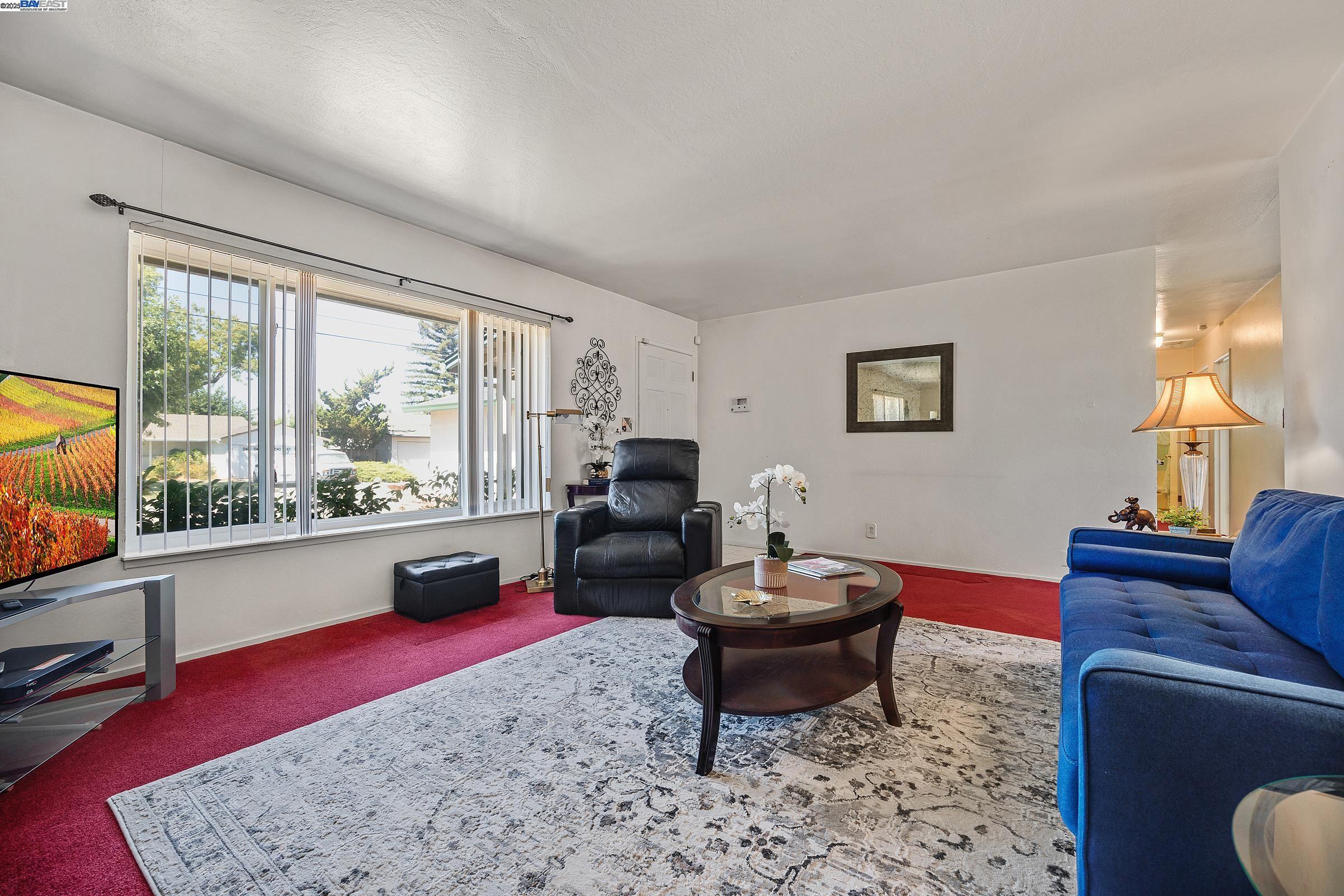 Detail Gallery Image 5 of 26 For 967 Miranda Way, Livermore,  CA 94550 - 4 Beds | 2 Baths