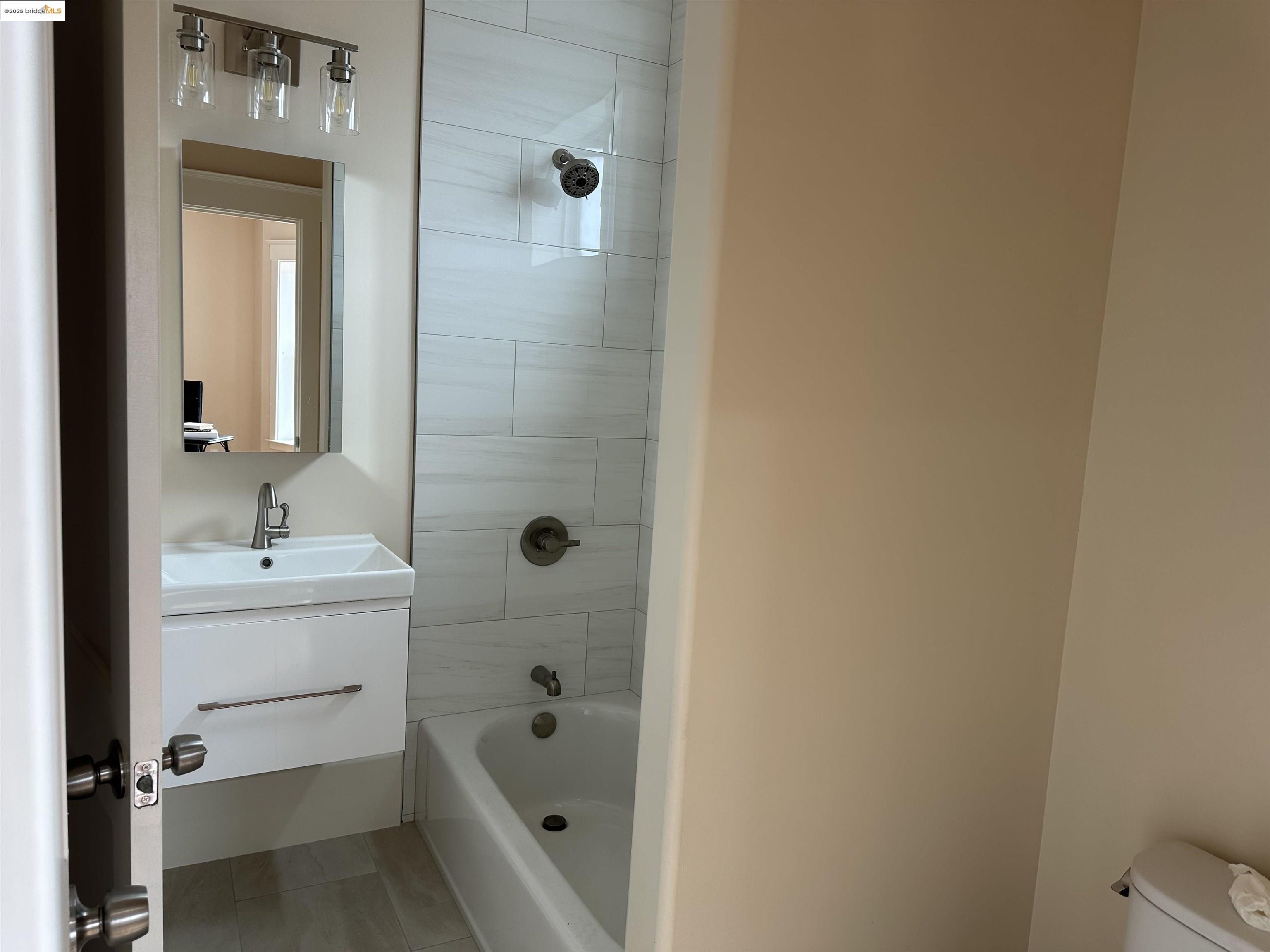 Detail Gallery Image 16 of 59 For 3508 Adeline Street, Oakland,  CA 94608 - – Beds | – Baths