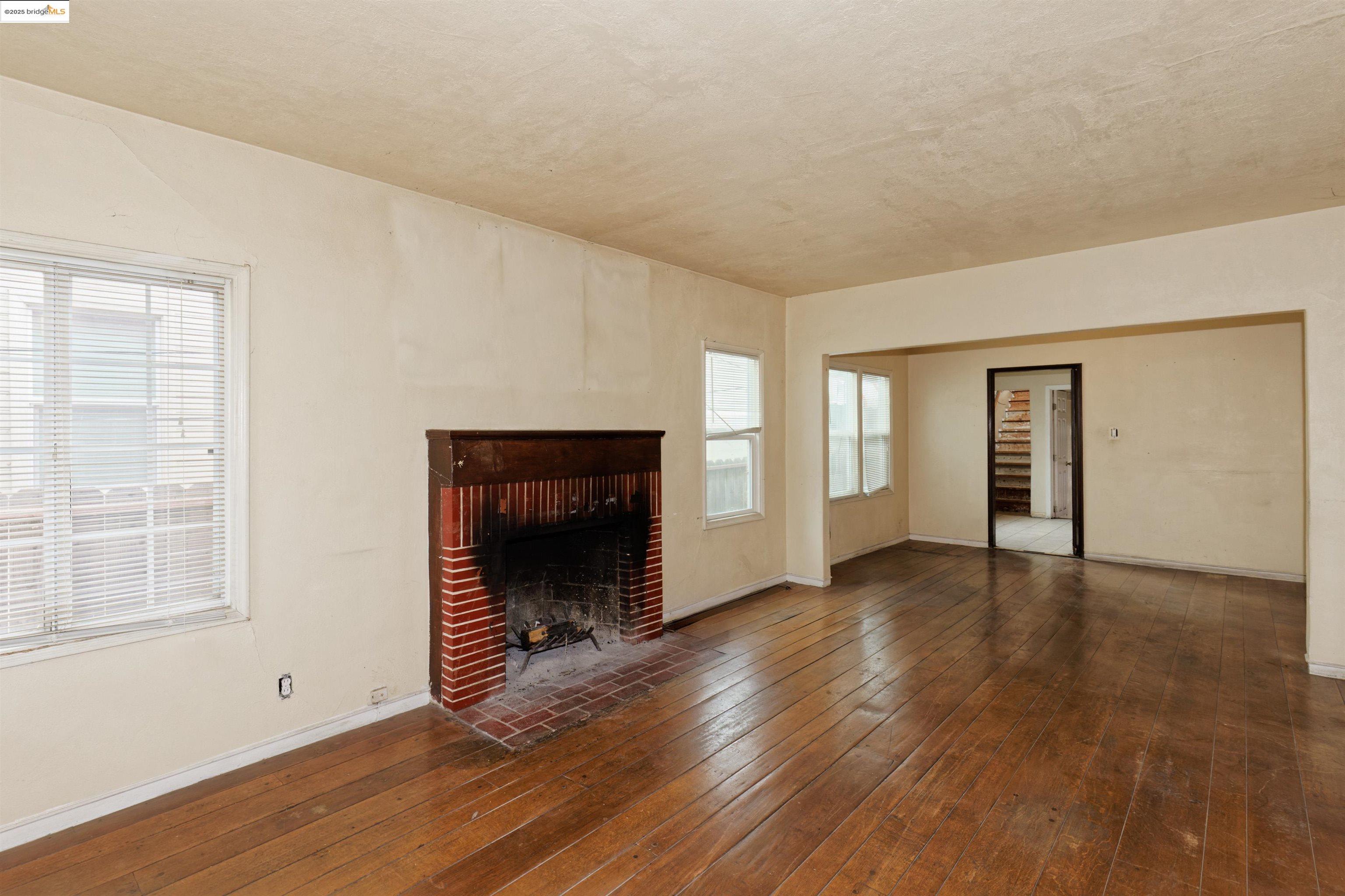 Detail Gallery Image 4 of 26 For 2762 76th Ave, Oakland,  CA 94605 - 3 Beds | 2 Baths