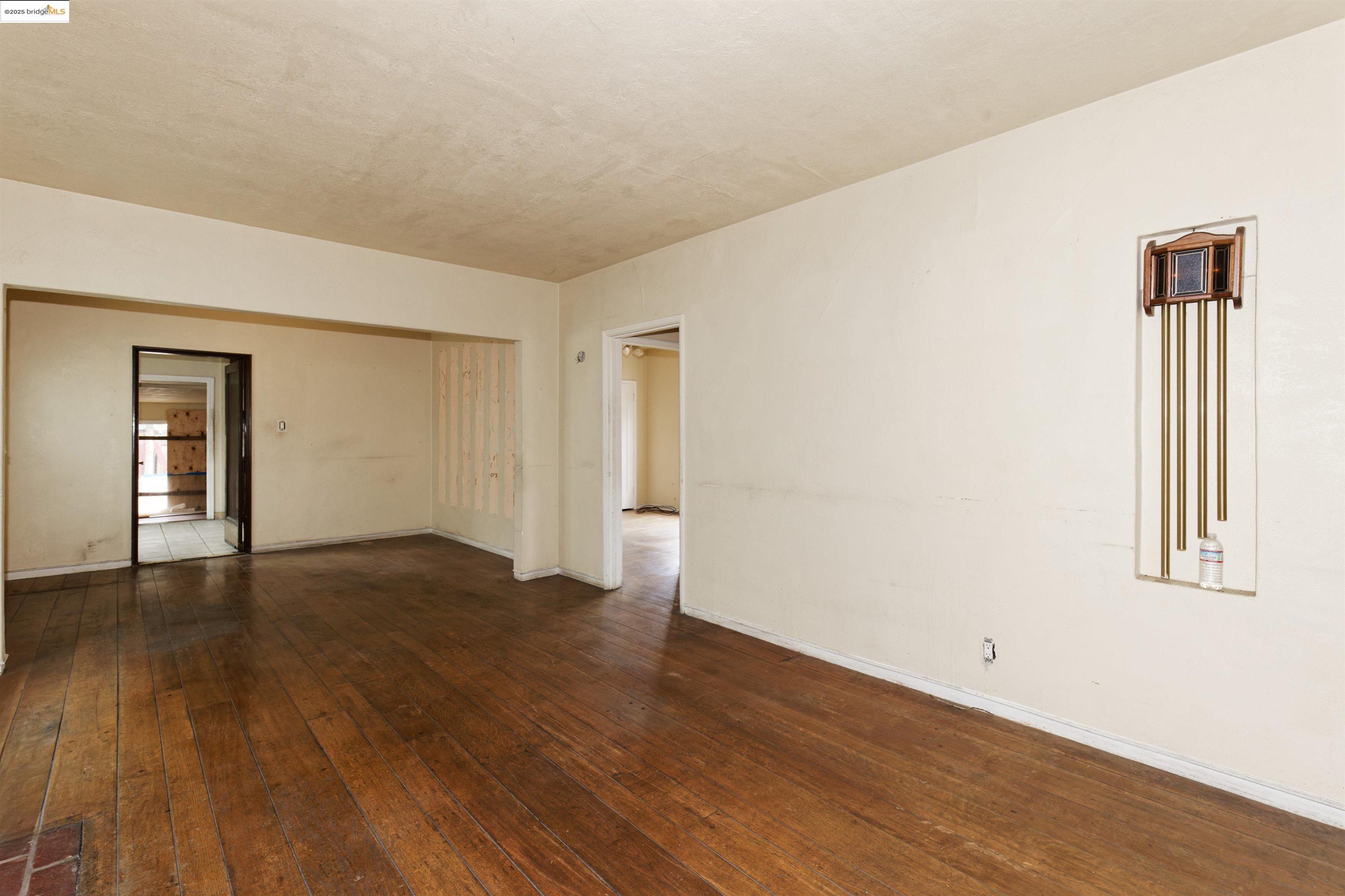 Detail Gallery Image 6 of 26 For 2762 76th Ave, Oakland,  CA 94605 - 3 Beds | 2 Baths