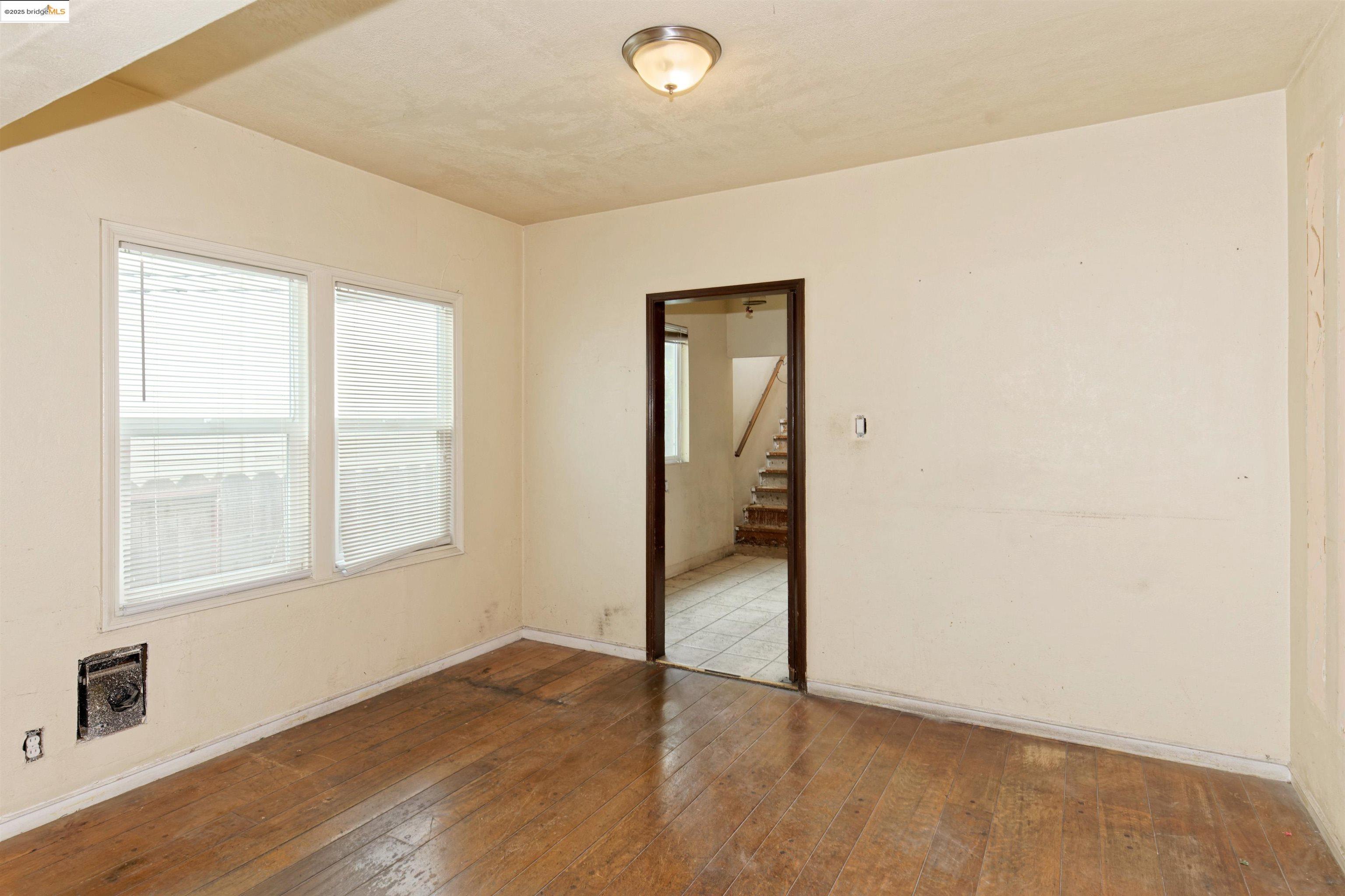 Detail Gallery Image 7 of 26 For 2762 76th Ave, Oakland,  CA 94605 - 3 Beds | 2 Baths