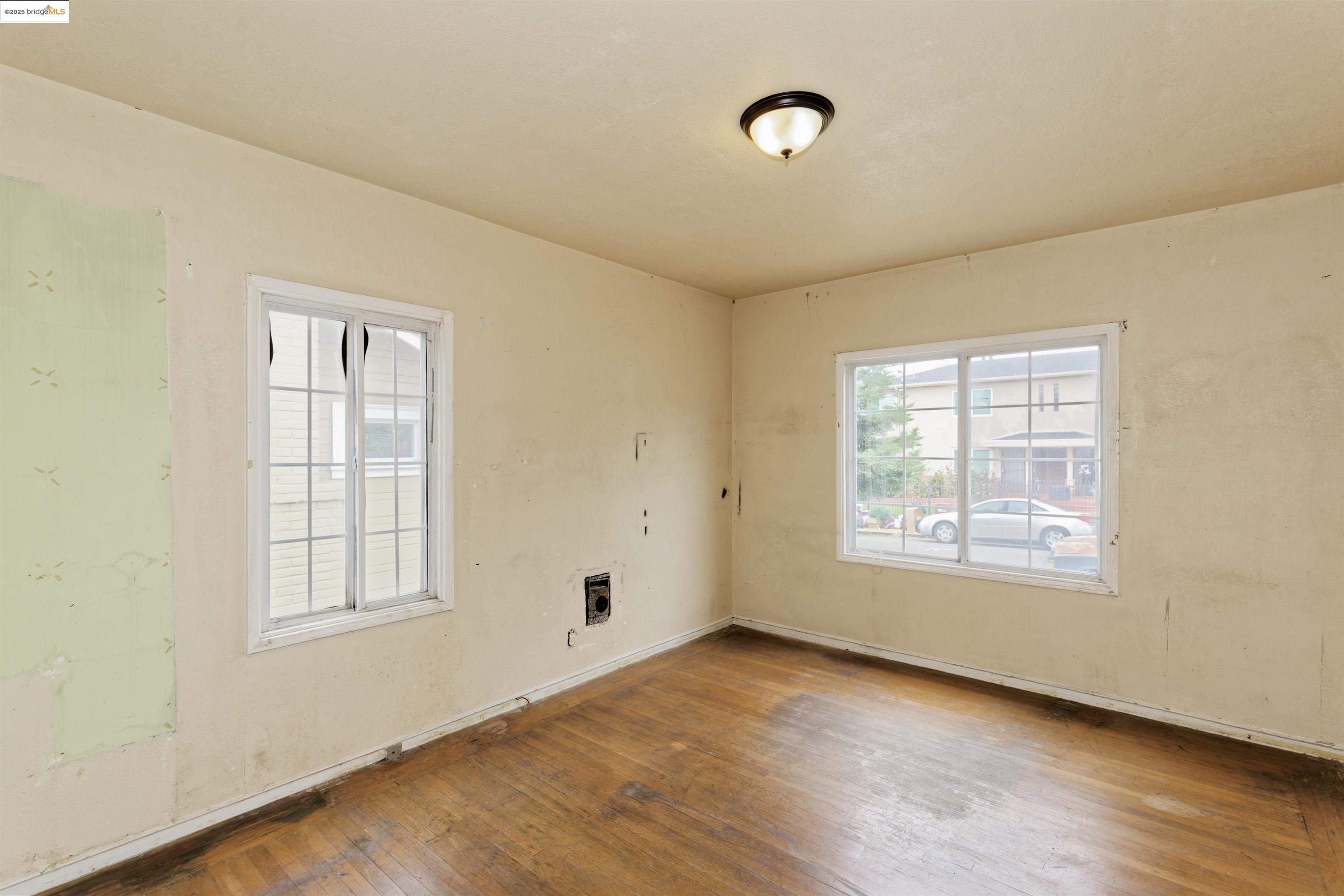 Detail Gallery Image 8 of 26 For 2762 76th Ave, Oakland,  CA 94605 - 3 Beds | 2 Baths