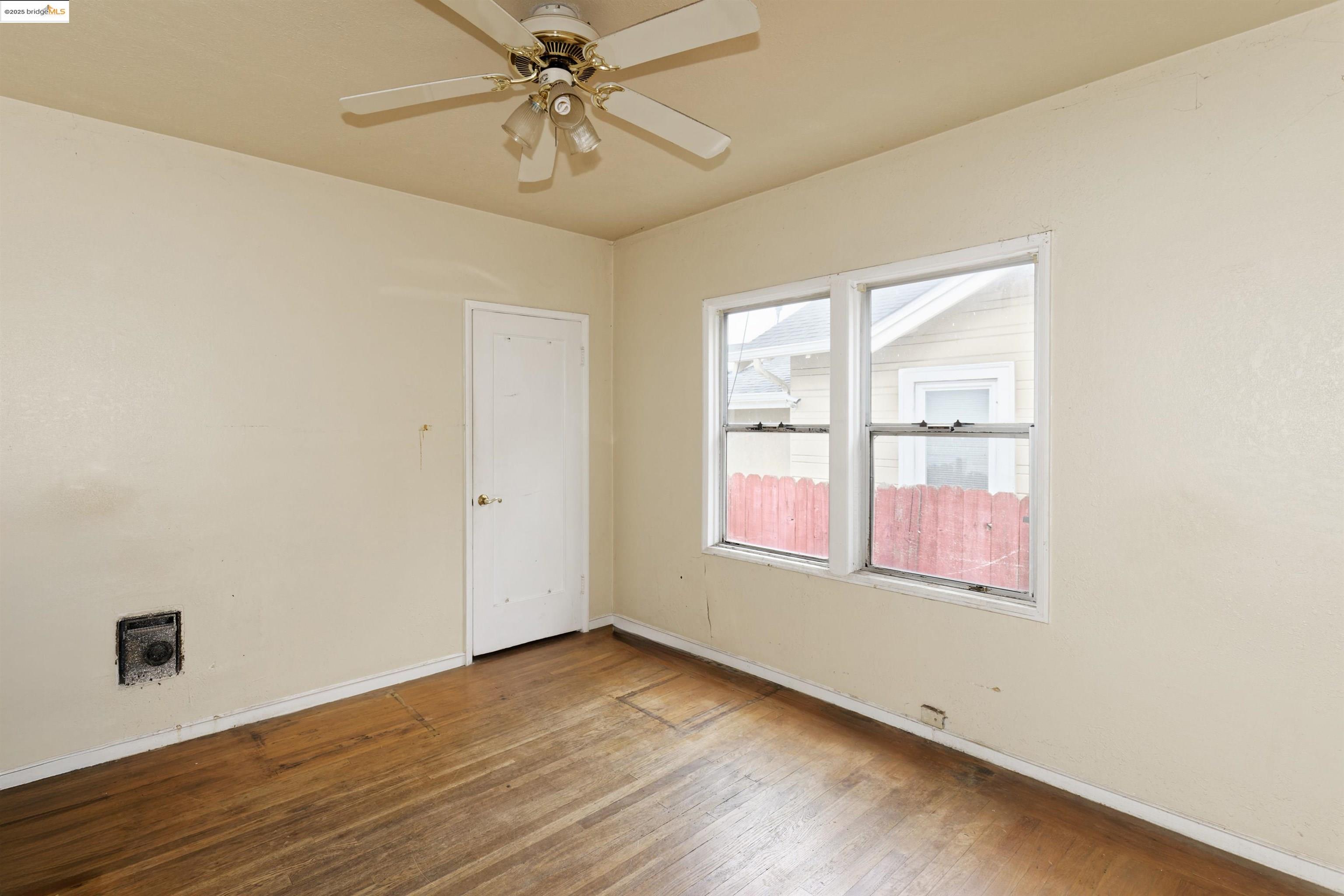 Detail Gallery Image 9 of 26 For 2762 76th Ave, Oakland,  CA 94605 - 3 Beds | 2 Baths