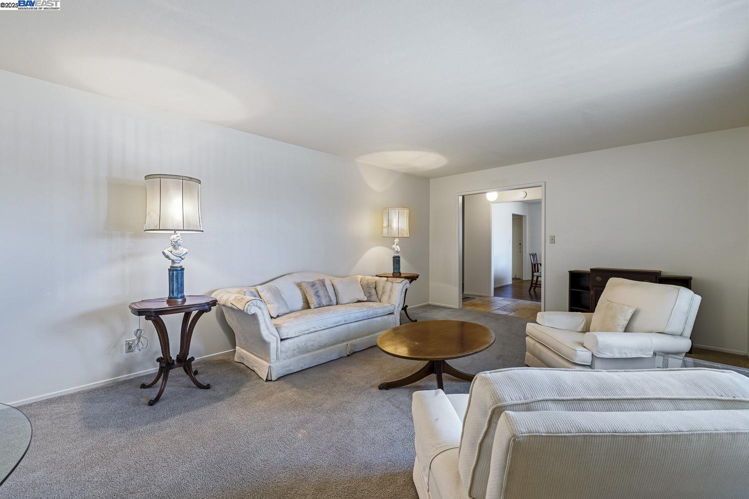 Detail Gallery Image 5 of 40 For 6578 N Callisch, Fresno,  CA 93710-3904 - 3 Beds | 2/1 Baths
