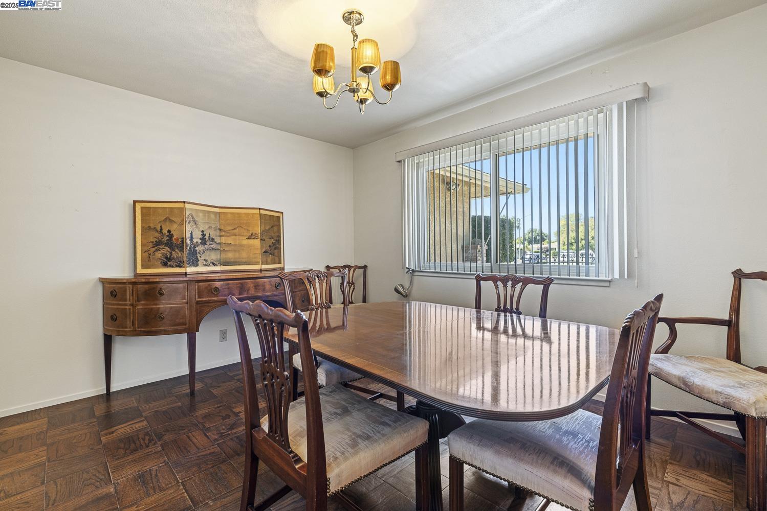Detail Gallery Image 6 of 40 For 6578 N Callisch, Fresno,  CA 93710-3904 - 3 Beds | 2/1 Baths