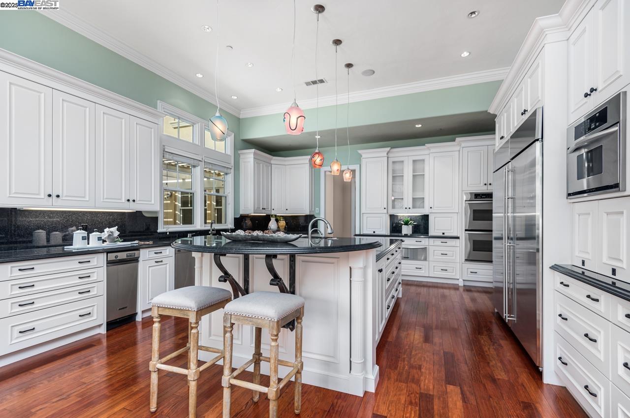 Detail Gallery Image 14 of 57 For 1569 via Di Salerno, Pleasanton,  CA 94566 - 6 Beds | 5/2 Baths