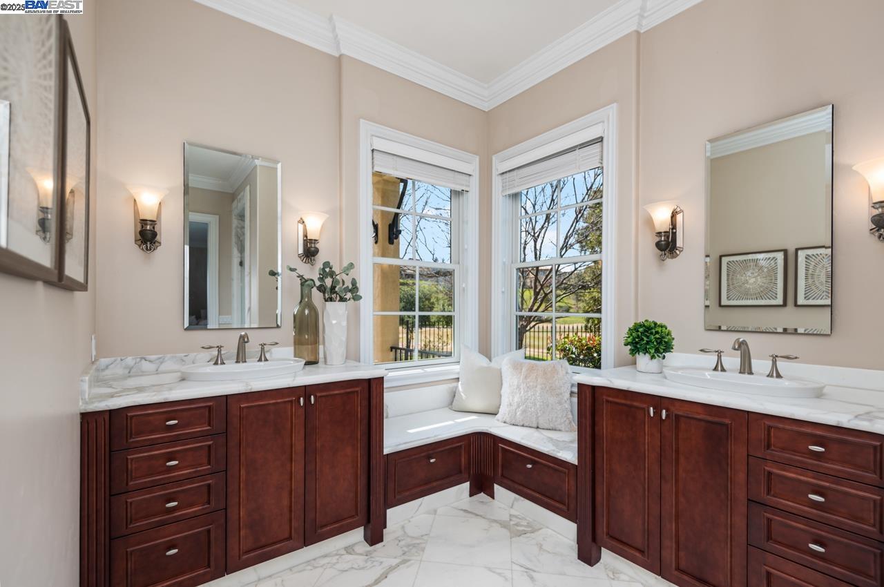 Detail Gallery Image 23 of 57 For 1569 via Di Salerno, Pleasanton,  CA 94566 - 6 Beds | 5/2 Baths