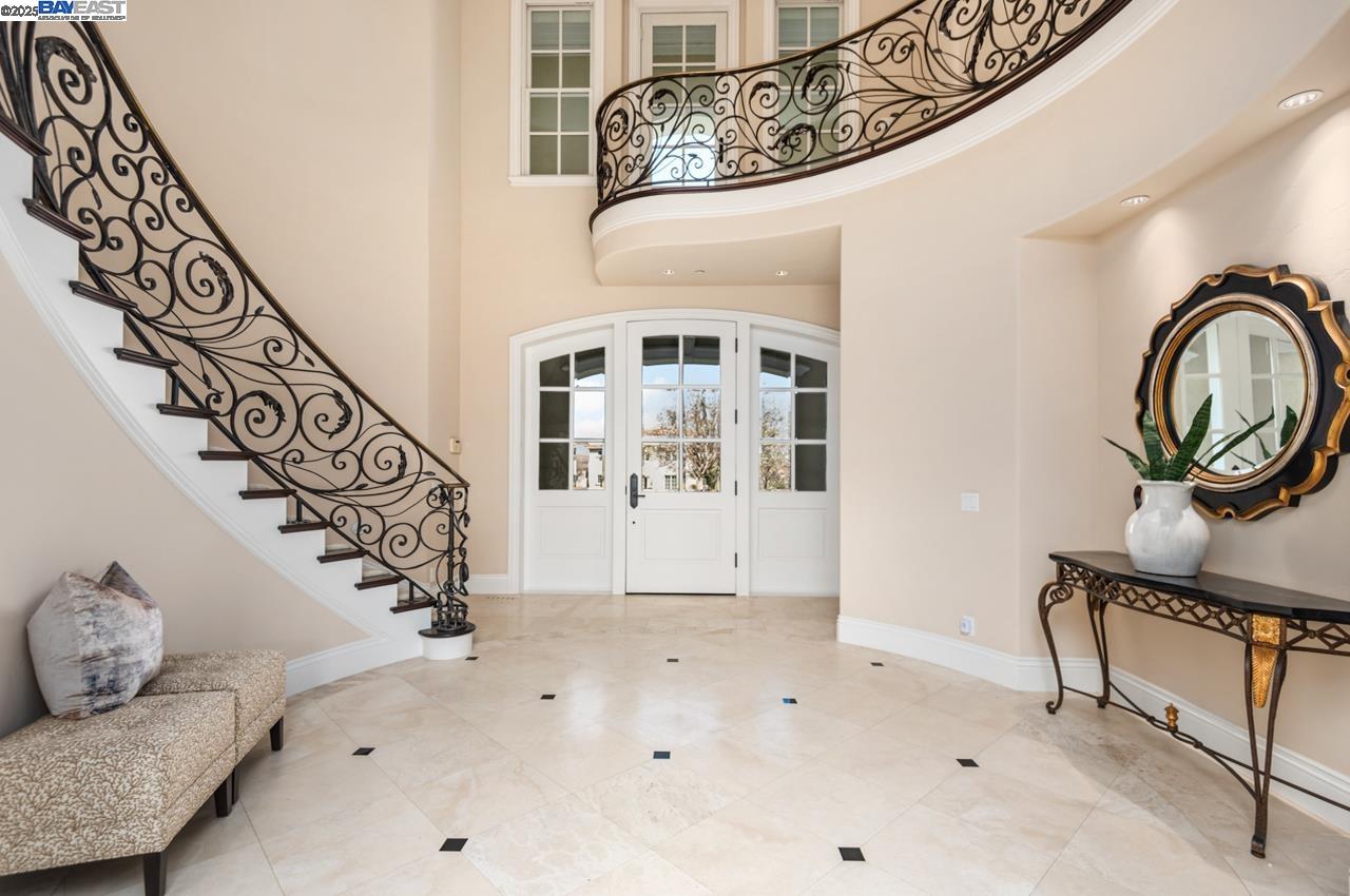 Detail Gallery Image 4 of 57 For 1569 via Di Salerno, Pleasanton,  CA 94566 - 6 Beds | 5/2 Baths