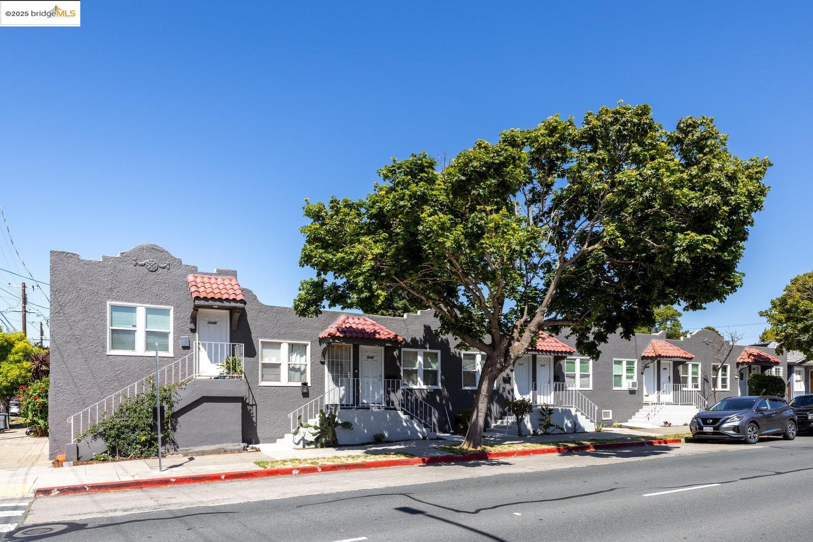 Detail Gallery Image 2 of 23 For 2624 Sacramento St, Berkeley,  CA 94702 - – Beds | – Baths