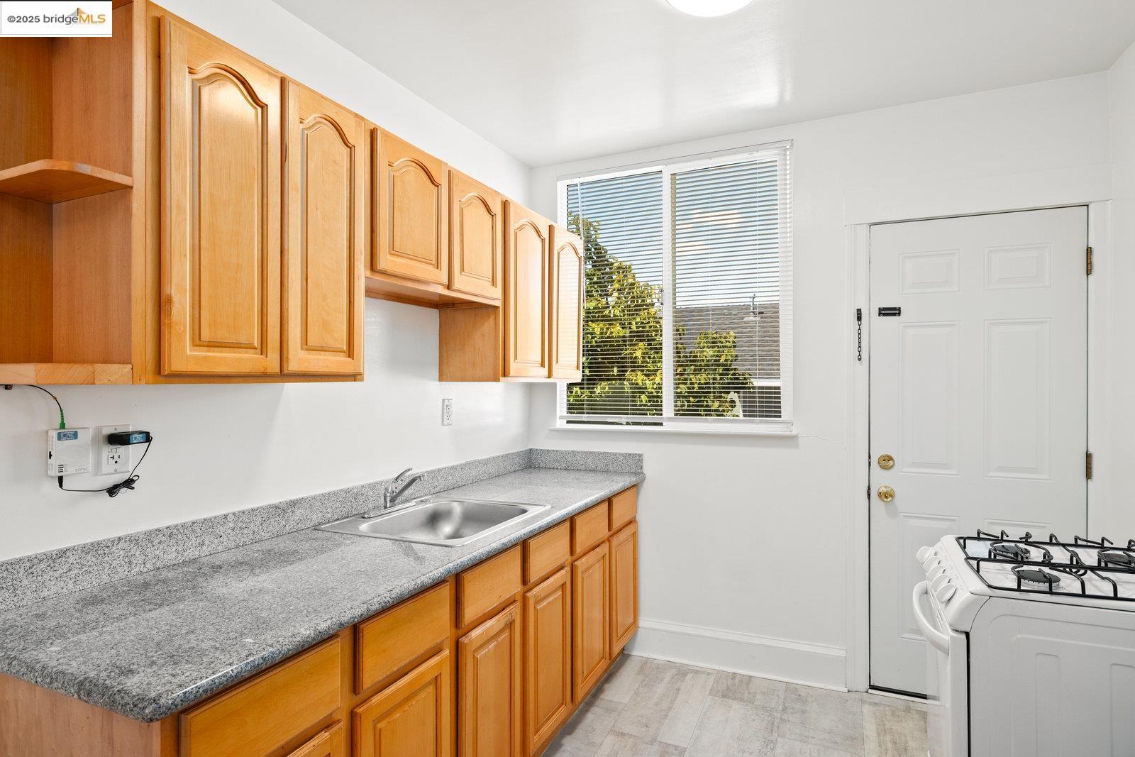 Detail Gallery Image 18 of 23 For 2624 Sacramento St, Berkeley,  CA 94702 - – Beds | – Baths