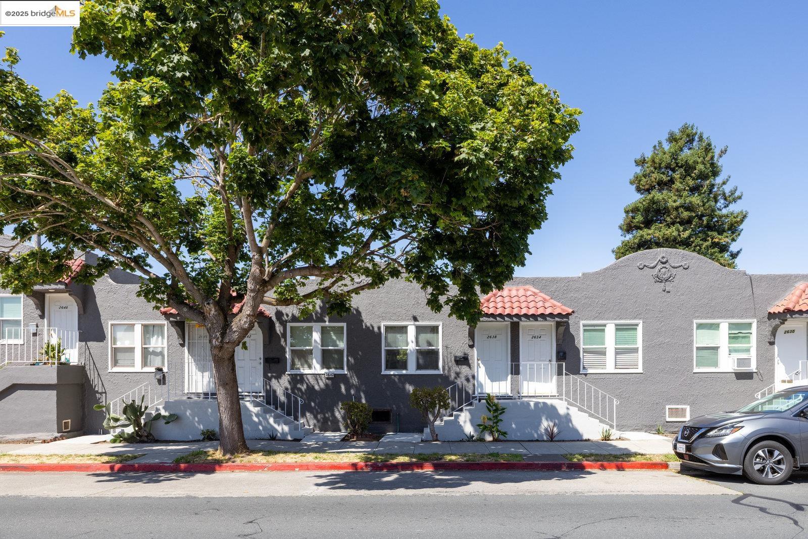 Detail Gallery Image 4 of 23 For 2624 Sacramento St, Berkeley,  CA 94702 - – Beds | – Baths