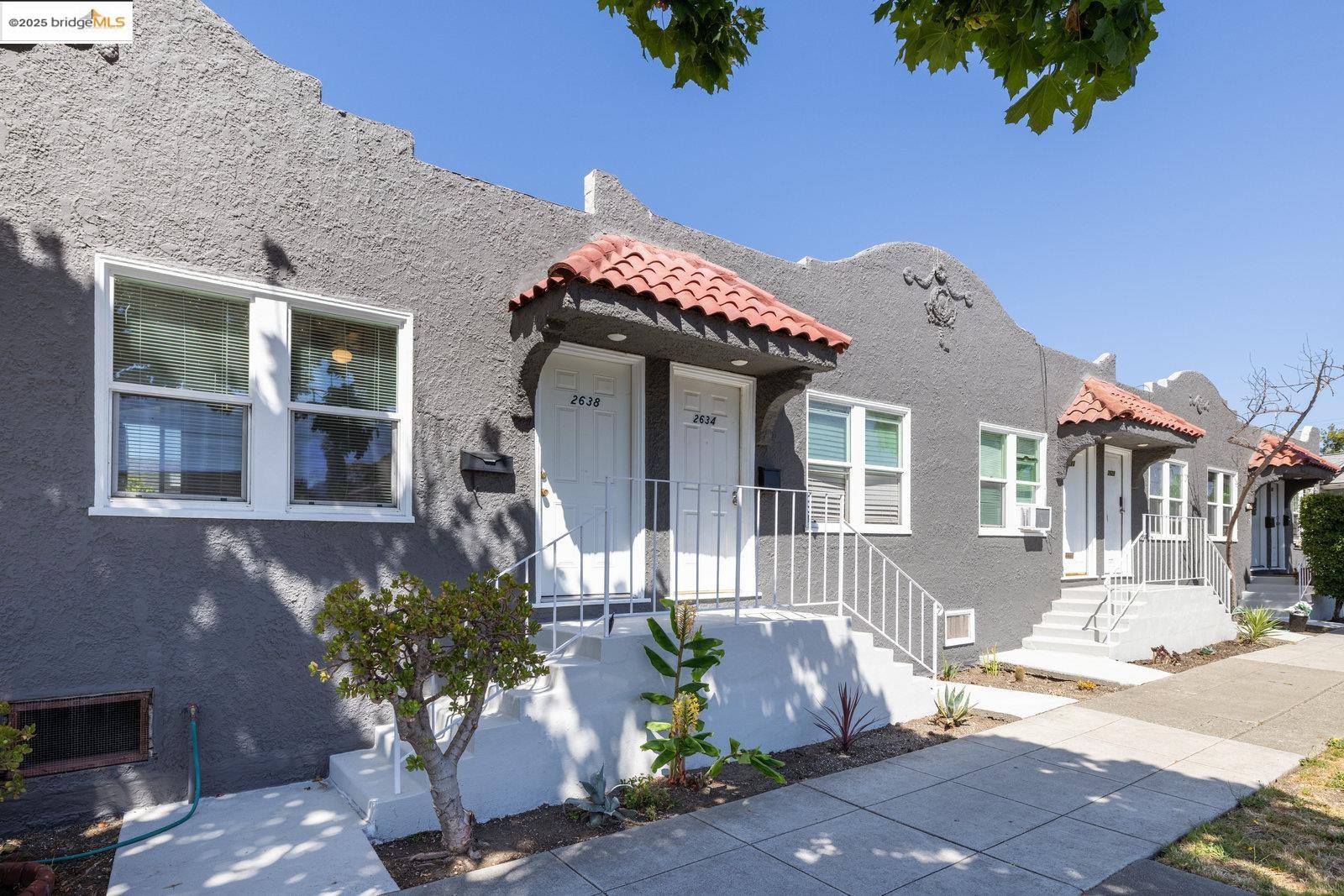 Detail Gallery Image 6 of 23 For 2624 Sacramento St, Berkeley,  CA 94702 - – Beds | – Baths