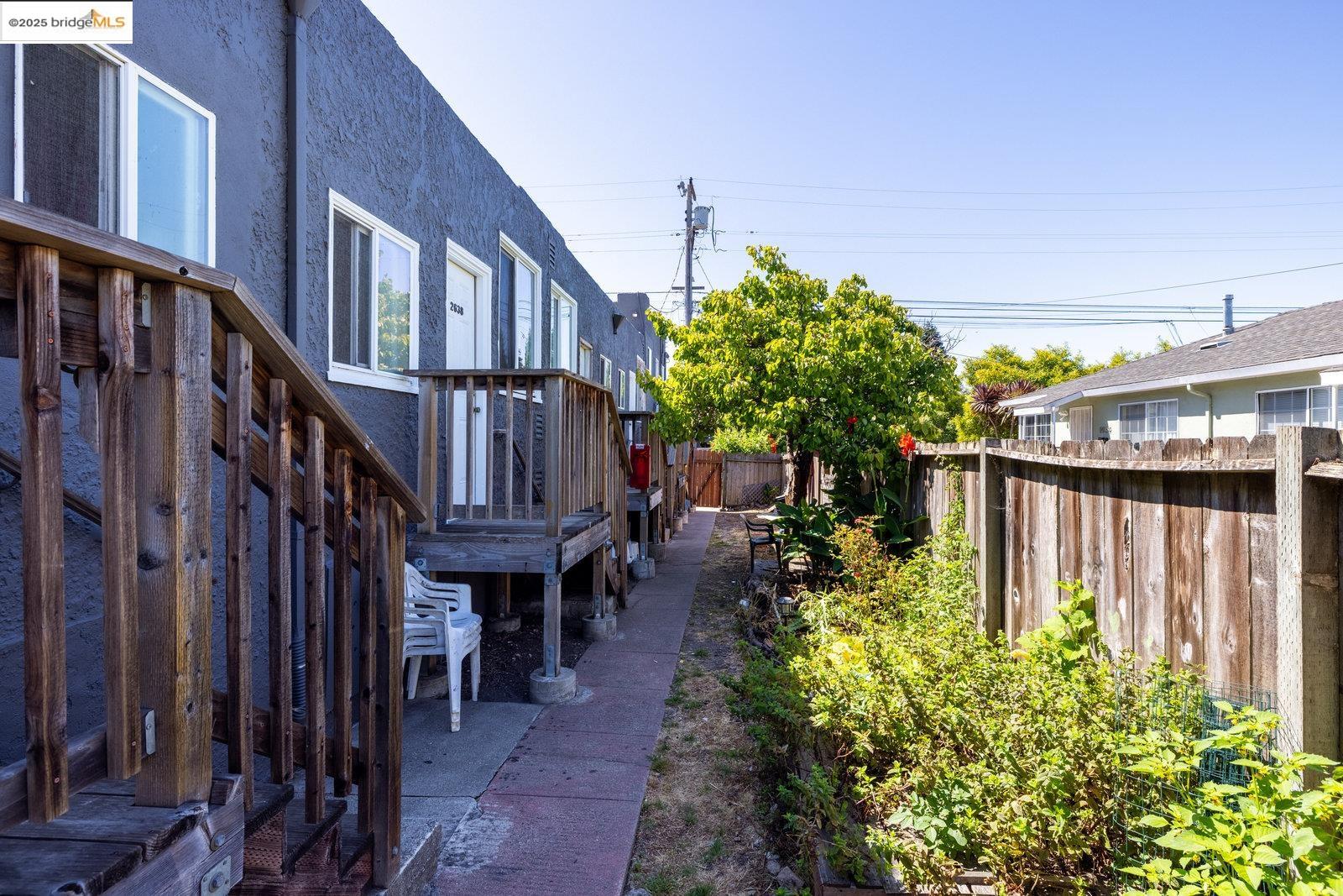 Detail Gallery Image 9 of 23 For 2624 Sacramento St, Berkeley,  CA 94702 - – Beds | – Baths
