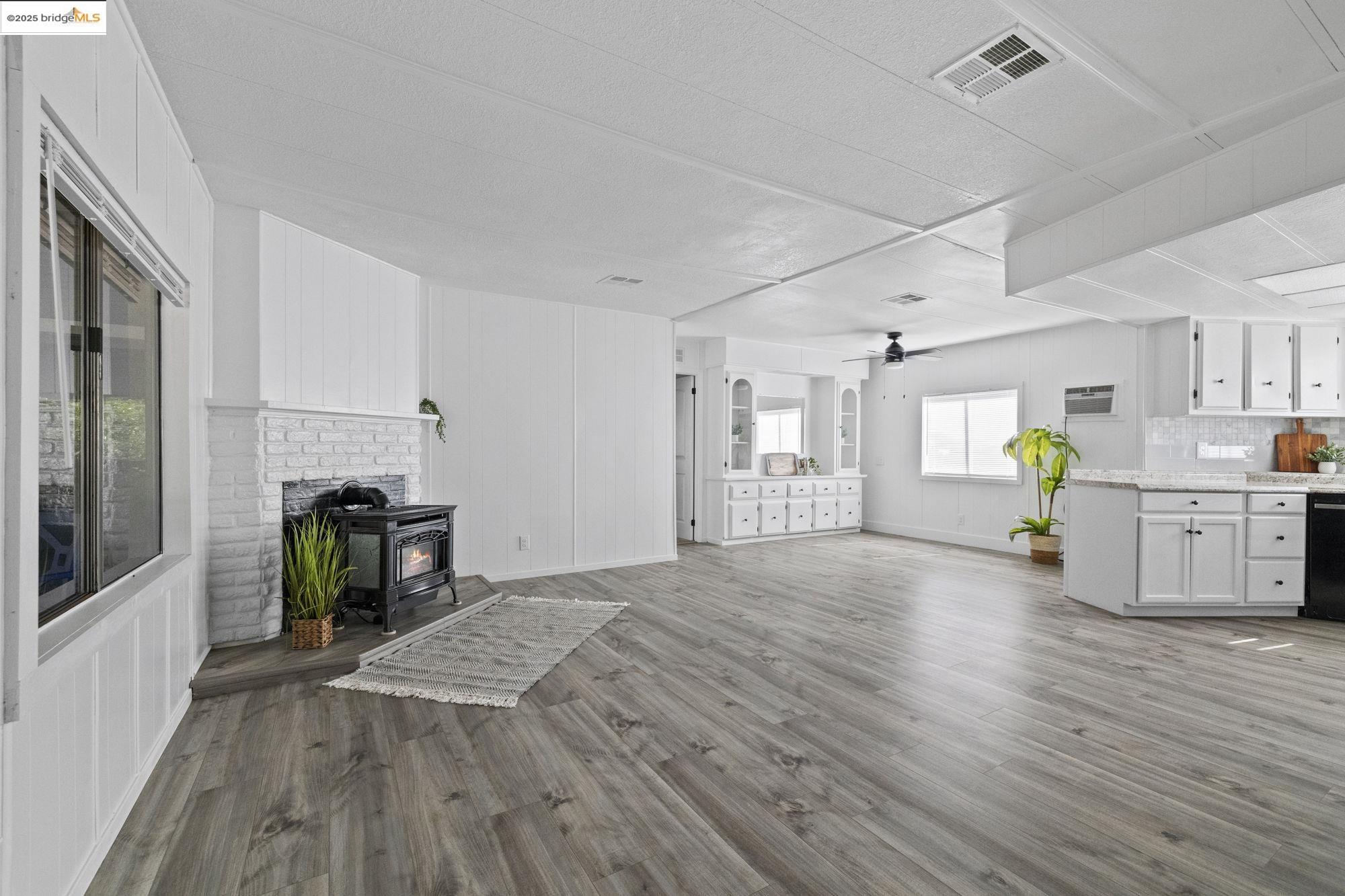 Detail Gallery Image 1 of 38 For 18801 Chabroullian Ln, Jamestown,  CA 95327 - 4 Beds | 2 Baths