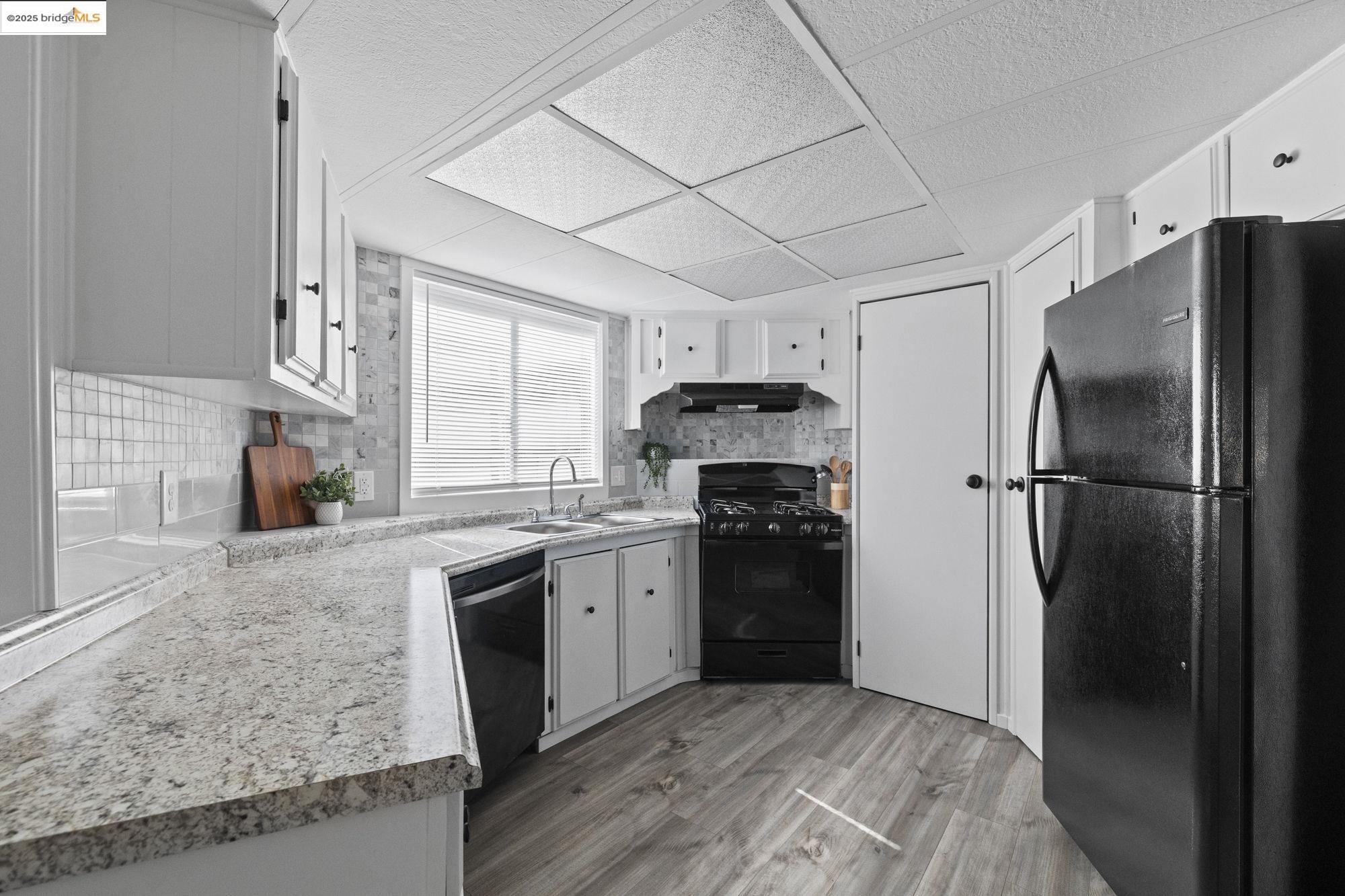 Detail Gallery Image 11 of 38 For 18801 Chabroullian Ln, Jamestown,  CA 95327 - 4 Beds | 2 Baths