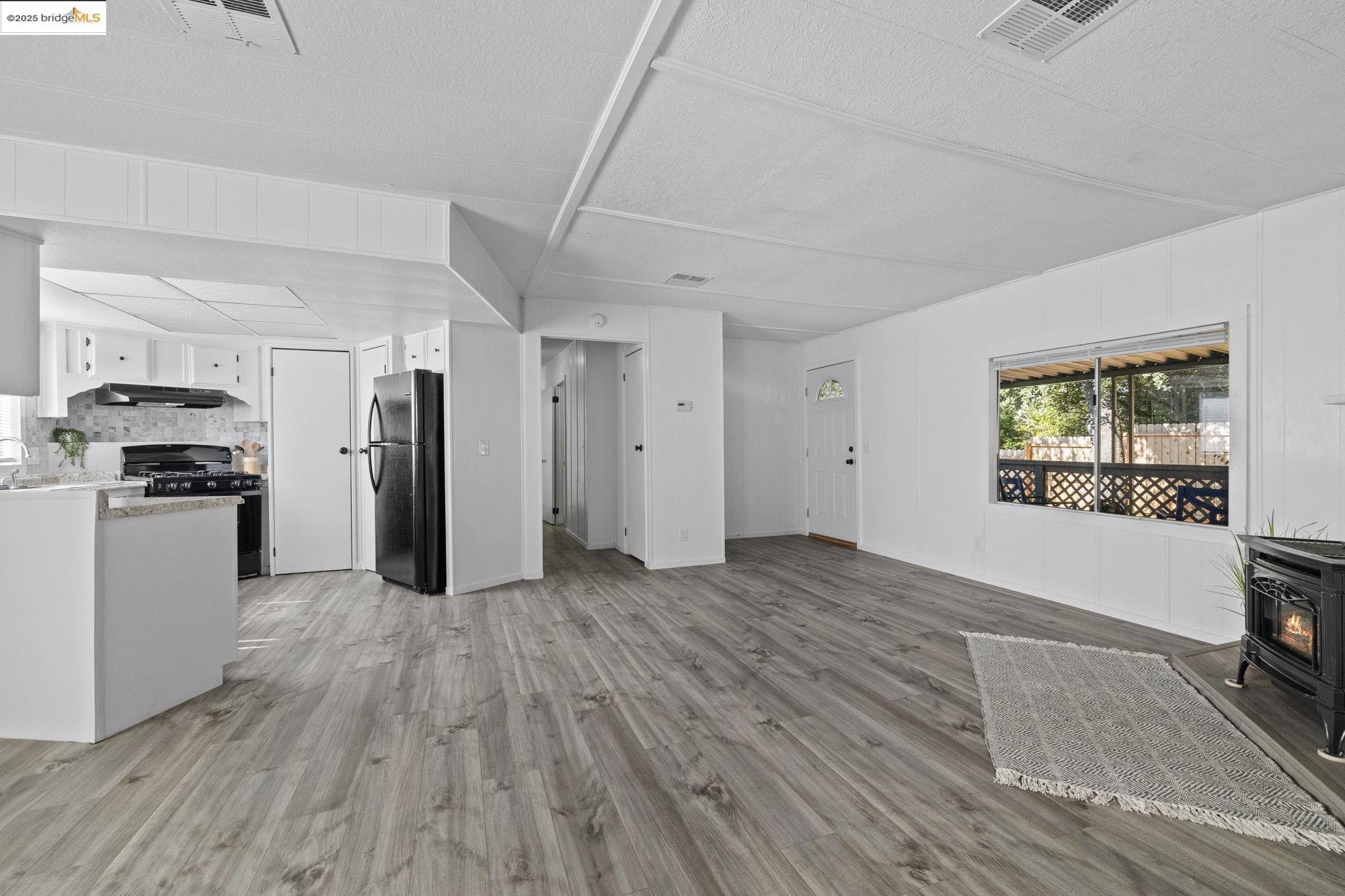 Detail Gallery Image 14 of 38 For 18801 Chabroullian Ln, Jamestown,  CA 95327 - 4 Beds | 2 Baths