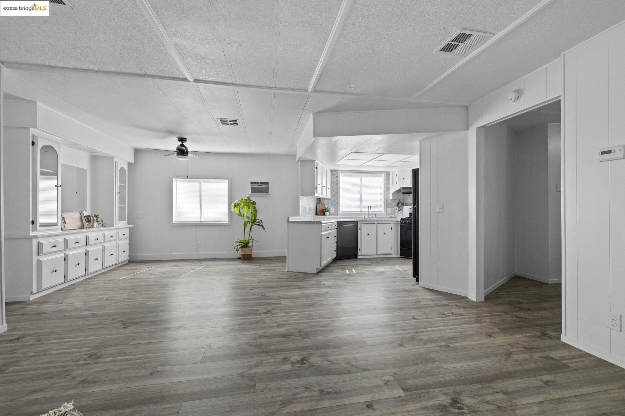 Detail Gallery Image 5 of 38 For 18801 Chabroullian Ln, Jamestown,  CA 95327 - 4 Beds | 2 Baths