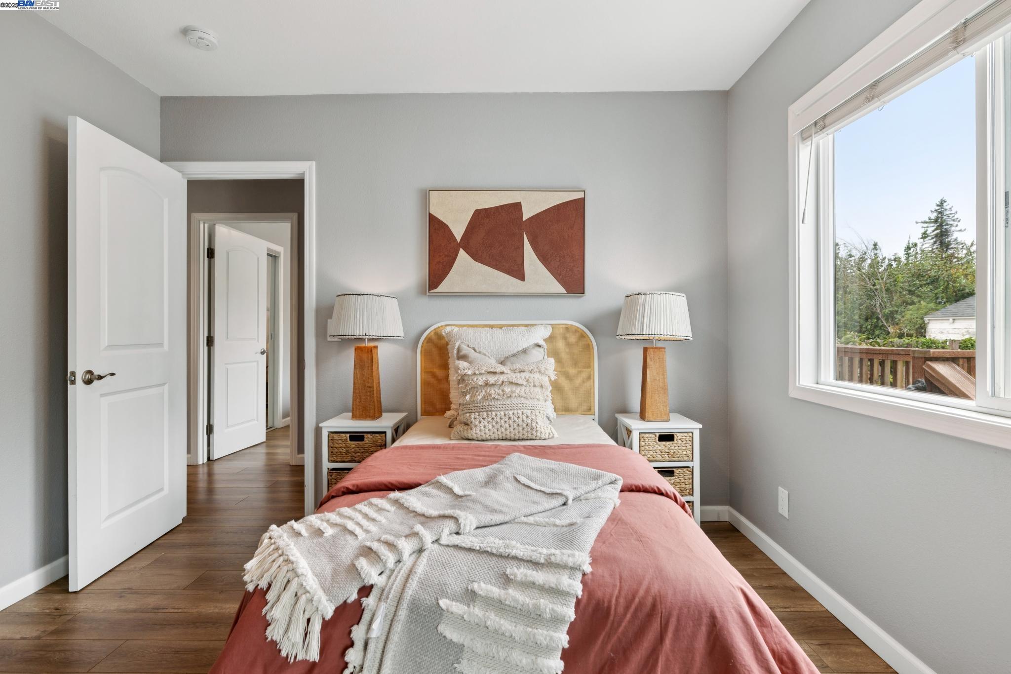 Detail Gallery Image 29 of 47 For 332 W Broadmoor Blvd, San Leandro,  CA 94577 - 3 Beds | 2 Baths