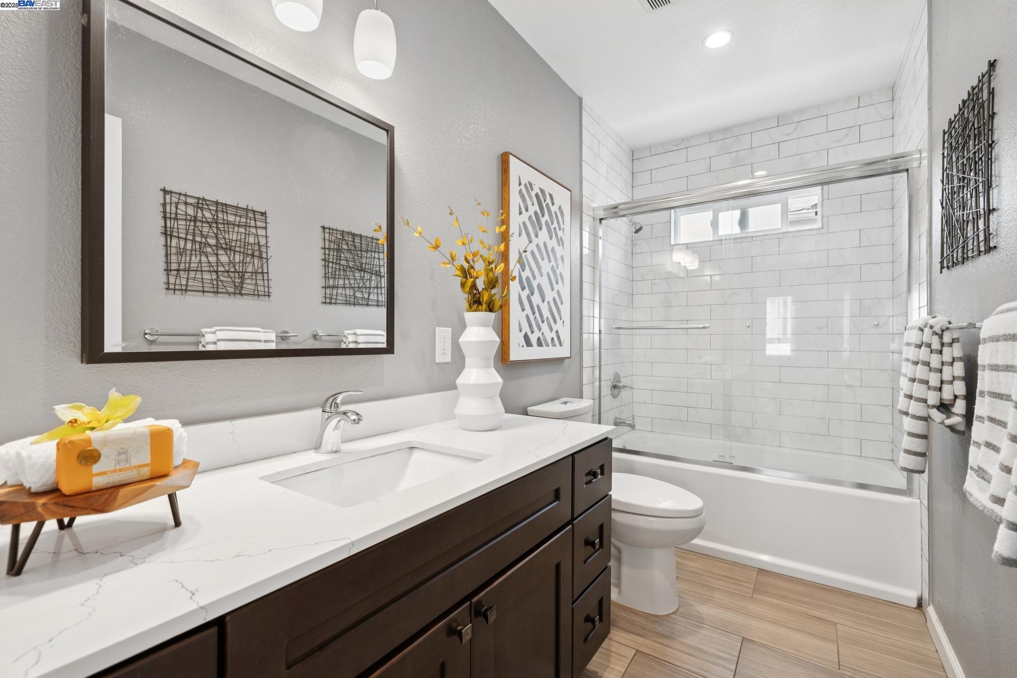 Detail Gallery Image 30 of 47 For 332 W Broadmoor Blvd, San Leandro,  CA 94577 - 3 Beds | 2 Baths