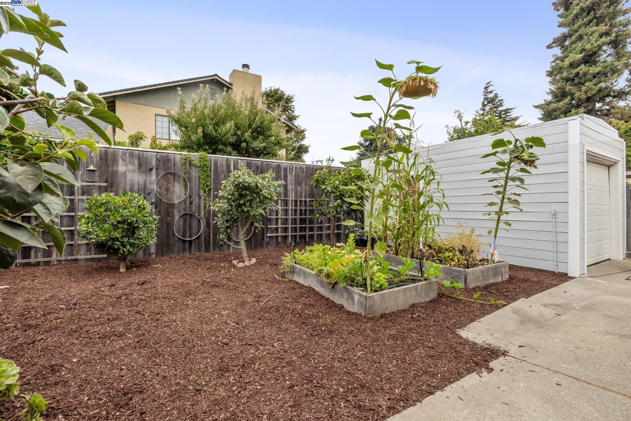 Detail Gallery Image 37 of 47 For 332 W Broadmoor Blvd, San Leandro,  CA 94577 - 3 Beds | 2 Baths