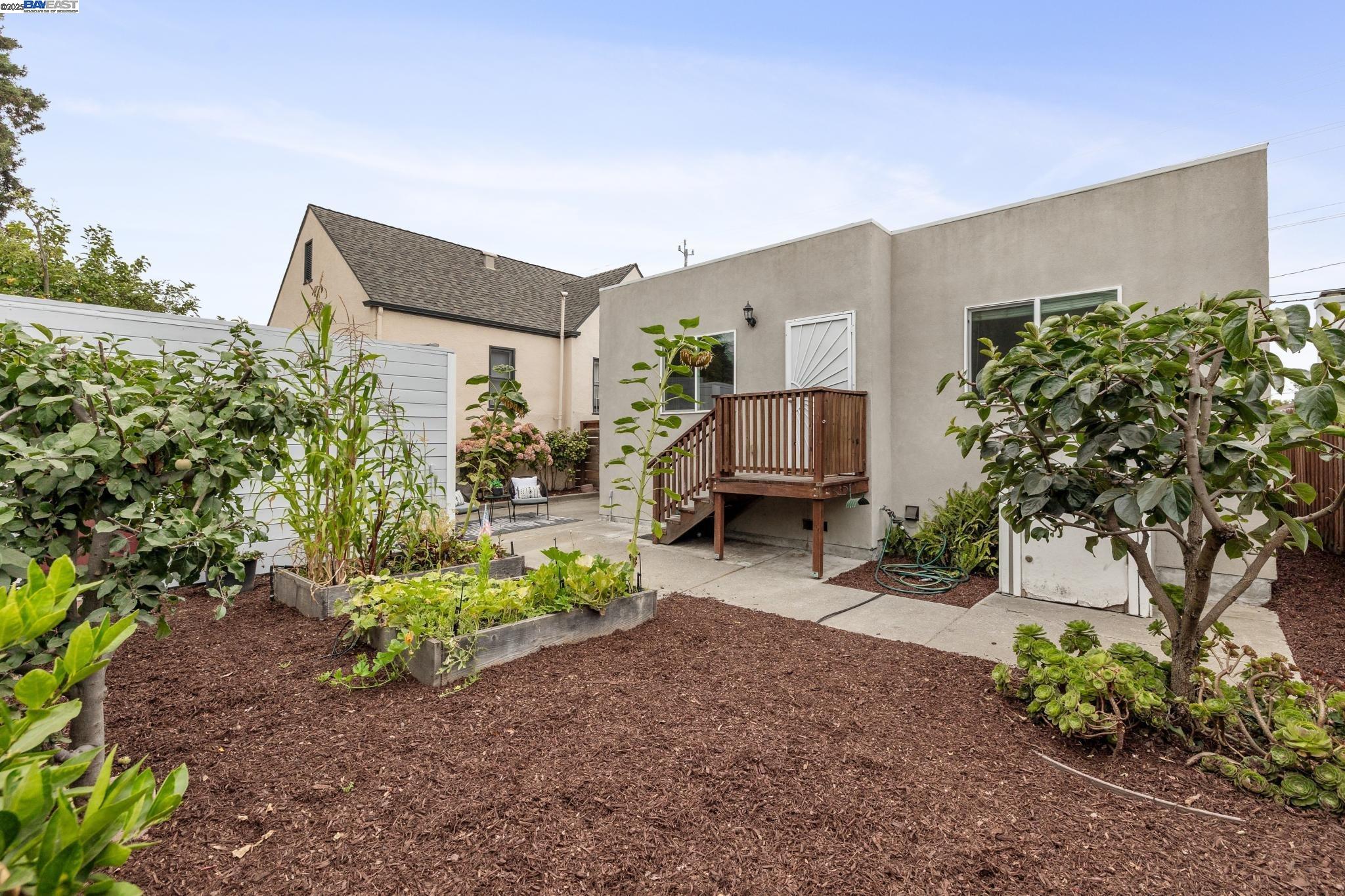 Detail Gallery Image 39 of 47 For 332 W Broadmoor Blvd, San Leandro,  CA 94577 - 3 Beds | 2 Baths