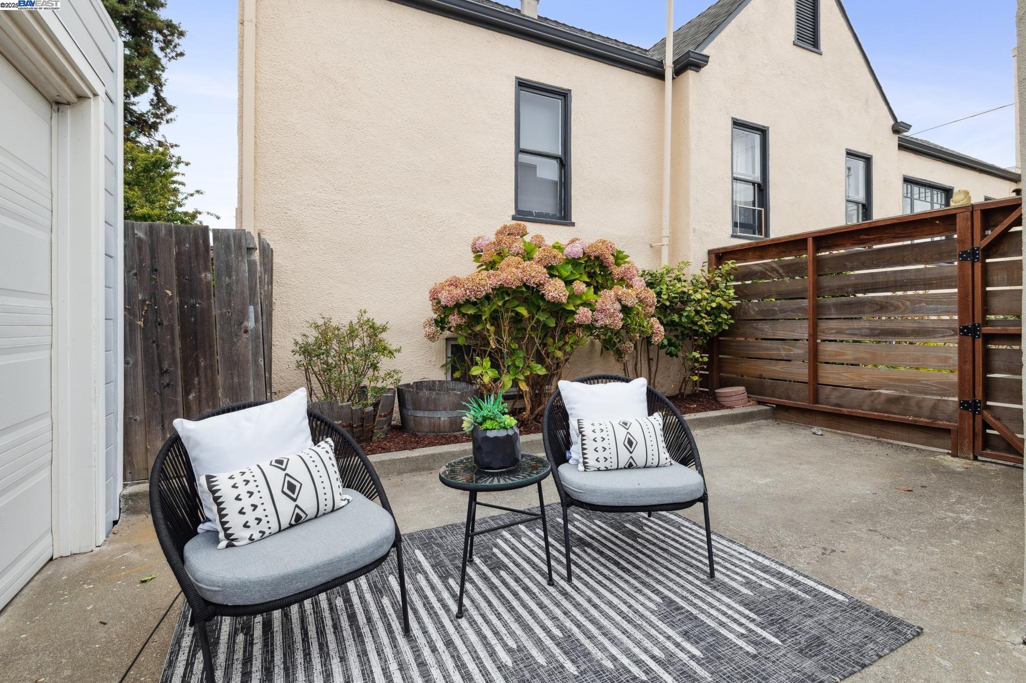 Detail Gallery Image 40 of 47 For 332 W Broadmoor Blvd, San Leandro,  CA 94577 - 3 Beds | 2 Baths
