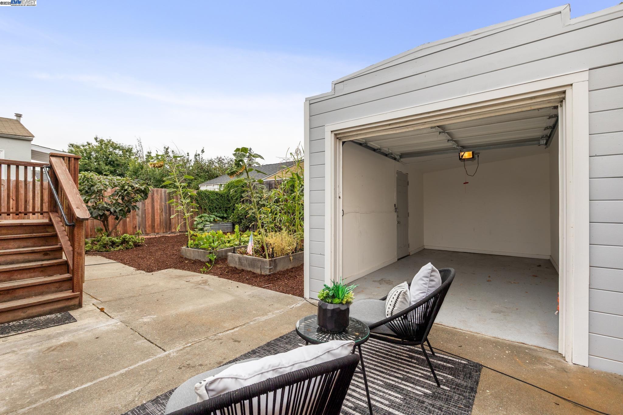 Detail Gallery Image 43 of 47 For 332 W Broadmoor Blvd, San Leandro,  CA 94577 - 3 Beds | 2 Baths