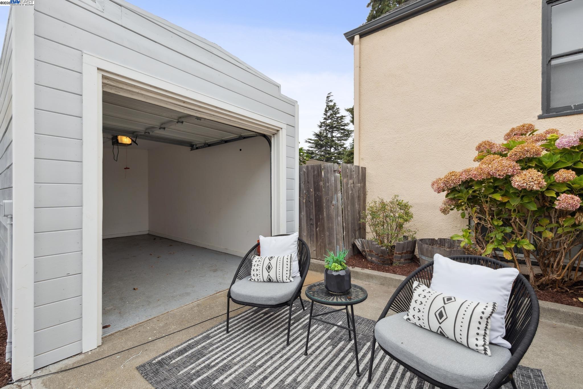 Detail Gallery Image 44 of 47 For 332 W Broadmoor Blvd, San Leandro,  CA 94577 - 3 Beds | 2 Baths
