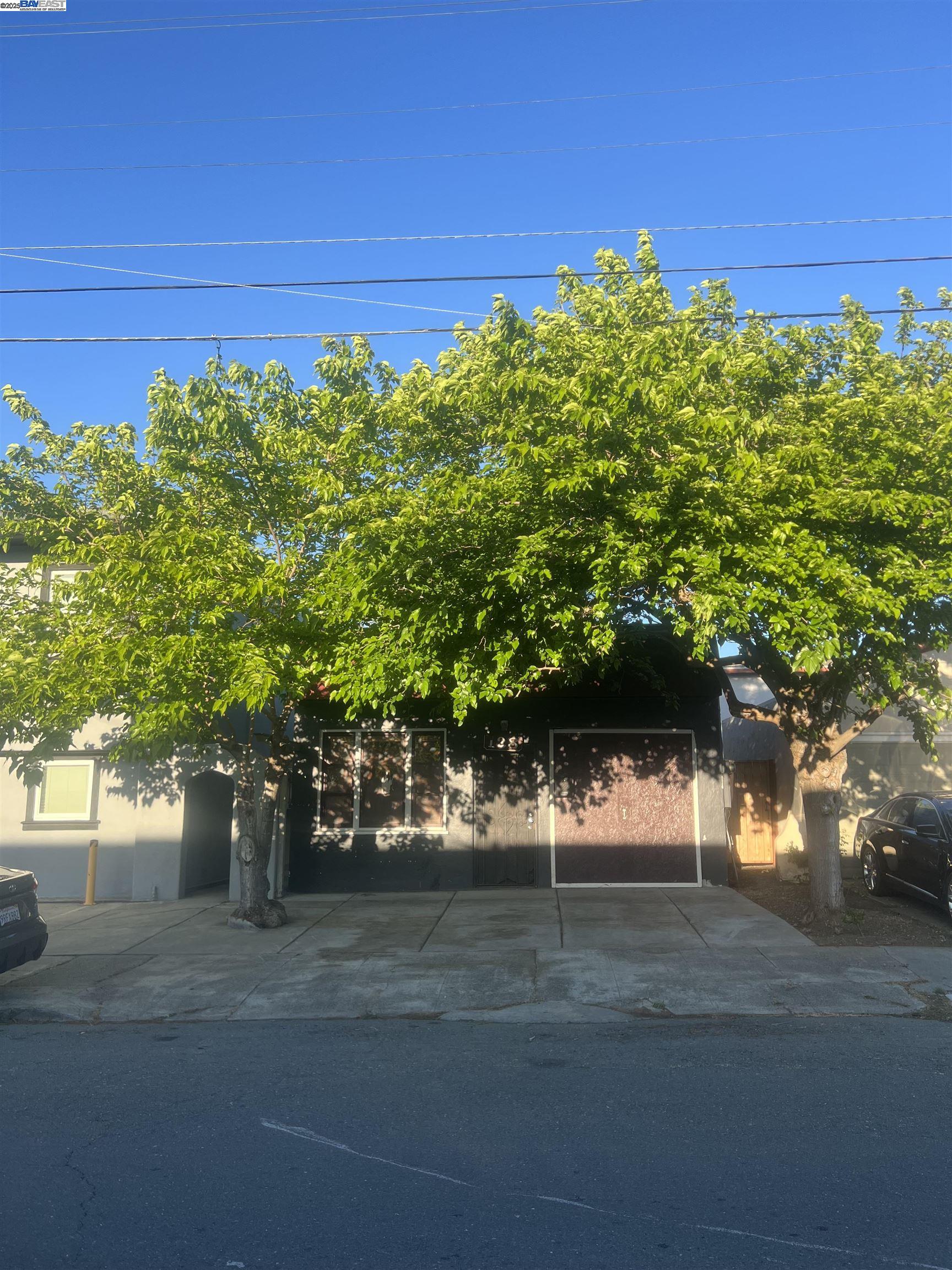 Detail Gallery Image 1 of 14 For 128 Tuolumne St, Vallejo,  CA 94590 - 2 Beds | 1 Baths
