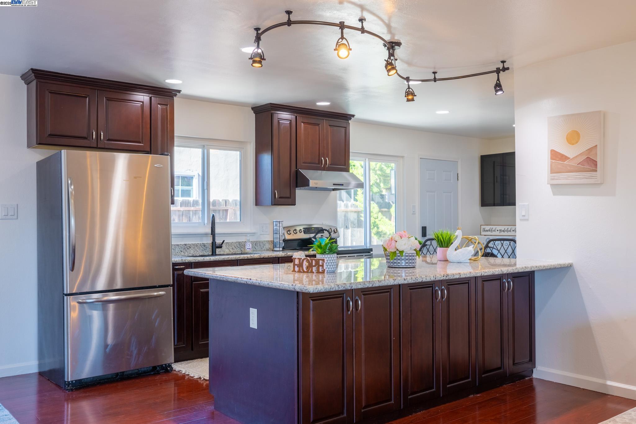Detail Gallery Image 18 of 58 For 27830 Thackeray Ave, Hayward,  CA 94544 - 3 Beds | 2 Baths