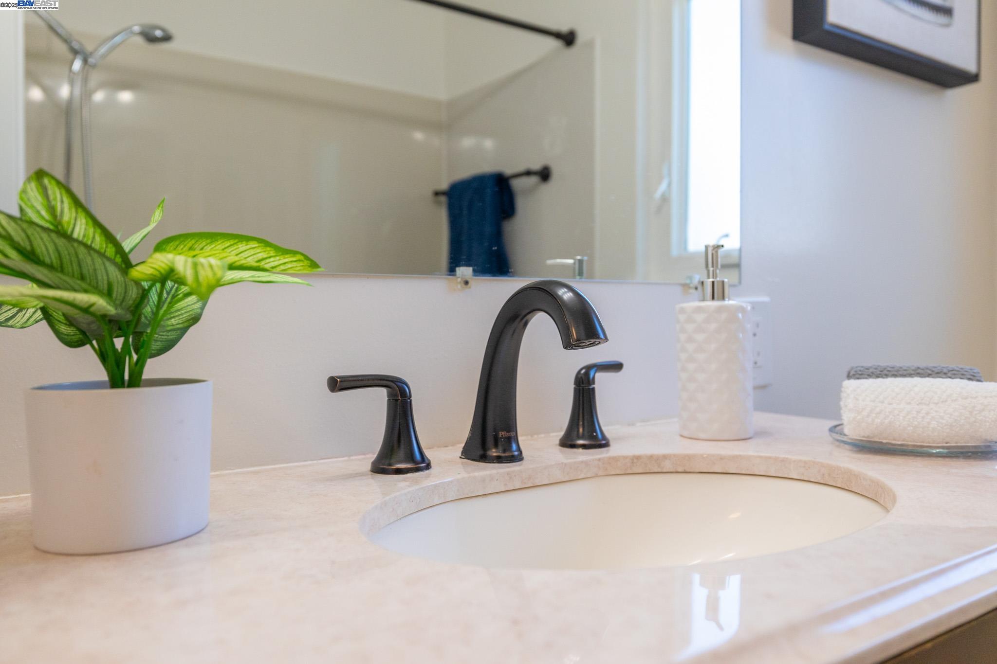 Detail Gallery Image 34 of 58 For 27830 Thackeray Ave, Hayward,  CA 94544 - 3 Beds | 2 Baths