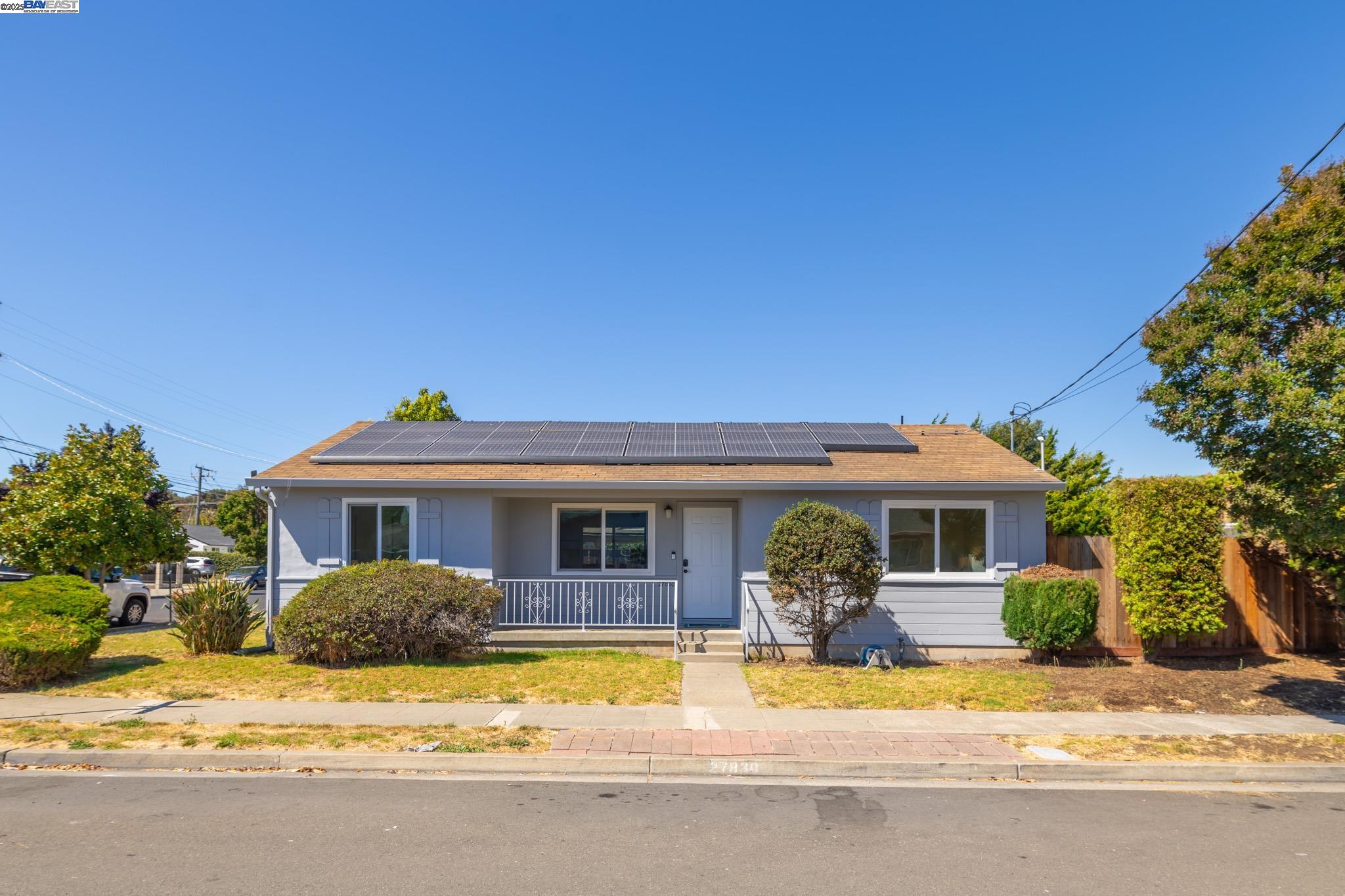 Detail Gallery Image 9 of 58 For 27830 Thackeray Ave, Hayward,  CA 94544 - 3 Beds | 2 Baths
