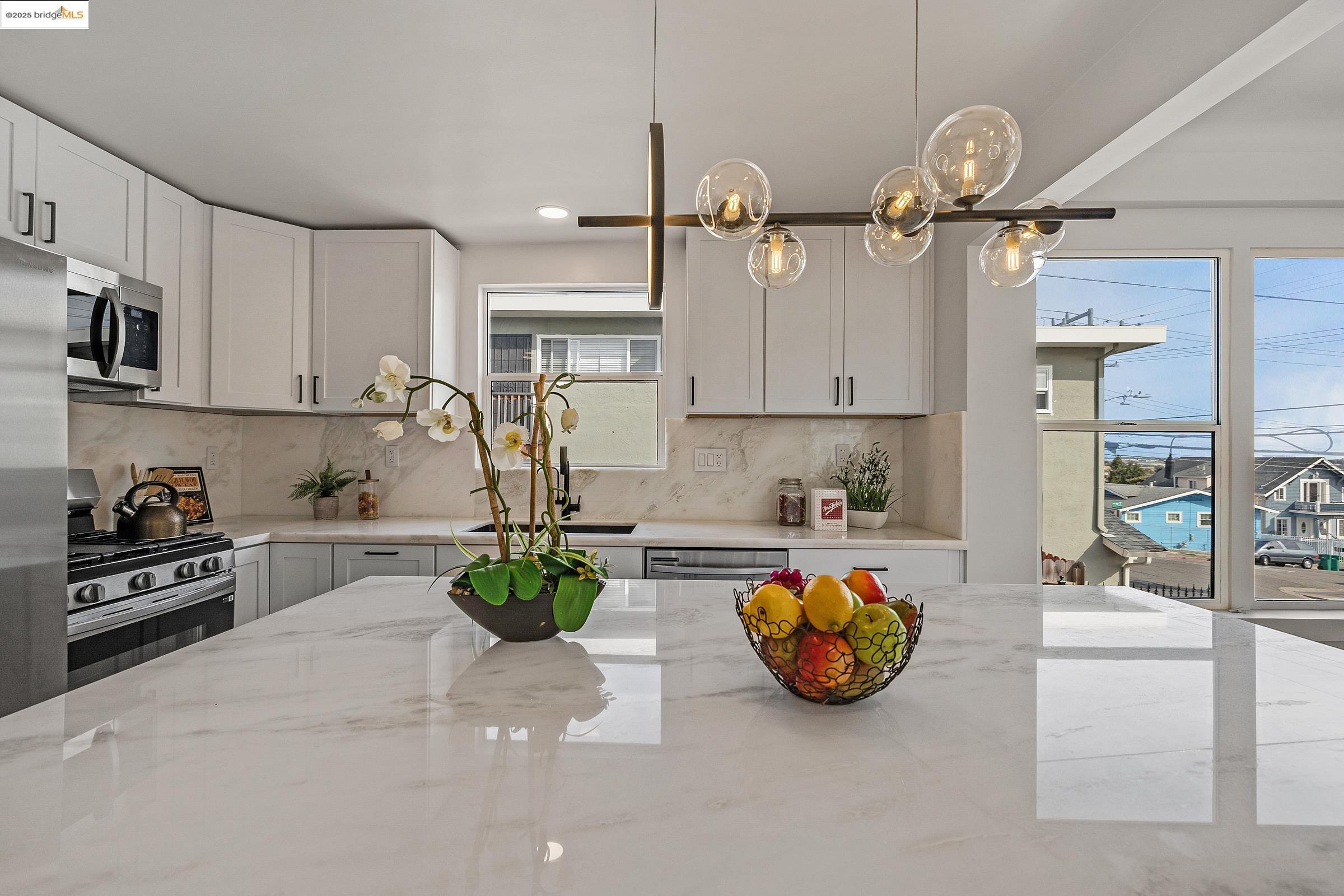 Detail Gallery Image 10 of 36 For 4730 Melrose Ave, Oakland,  CA 94601 - 2 Beds | 1 Baths