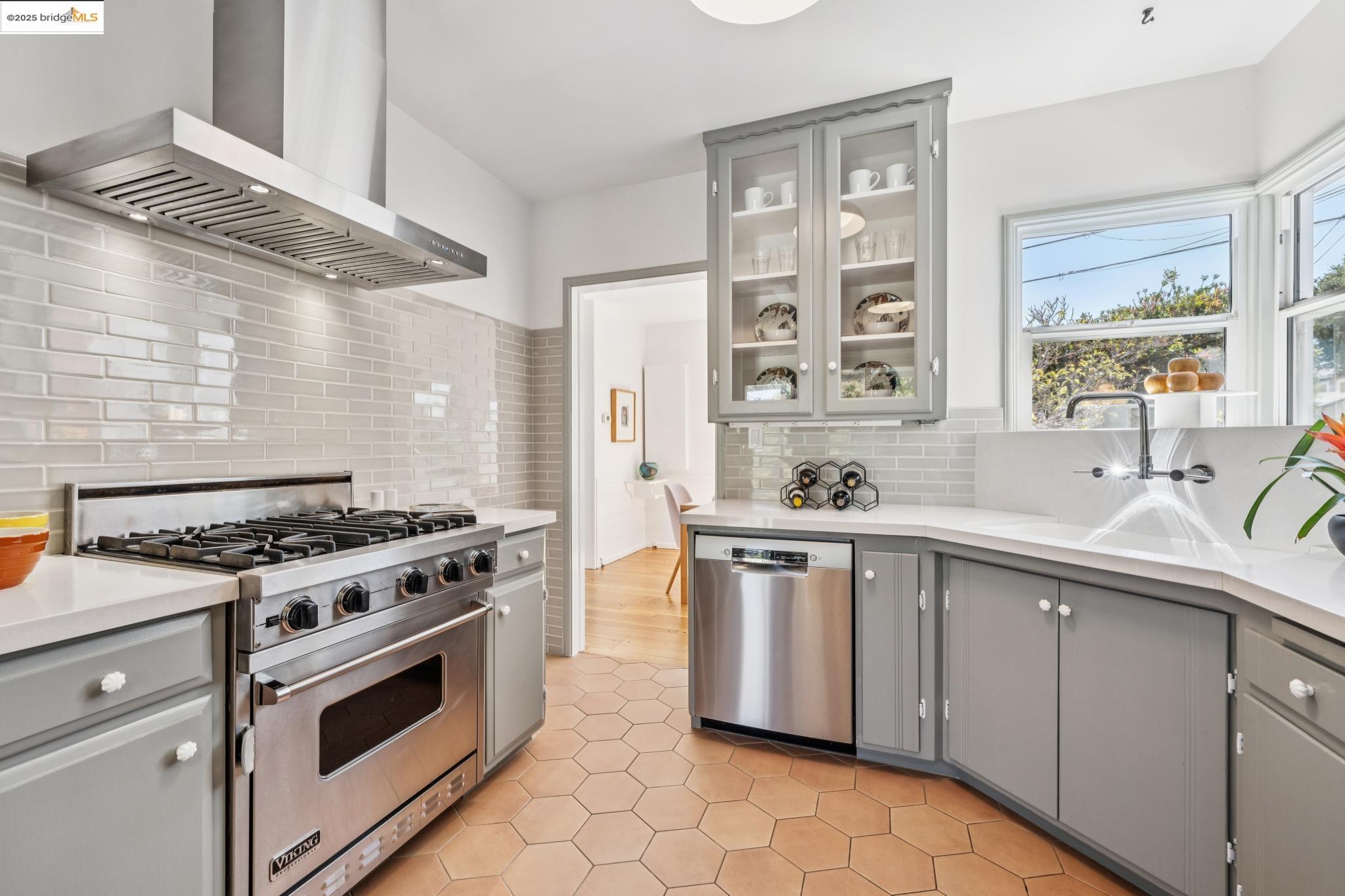 Detail Gallery Image 27 of 51 For 1736 Santa Clara St, Richmond,  CA 94804 - 2 Beds | 1 Baths