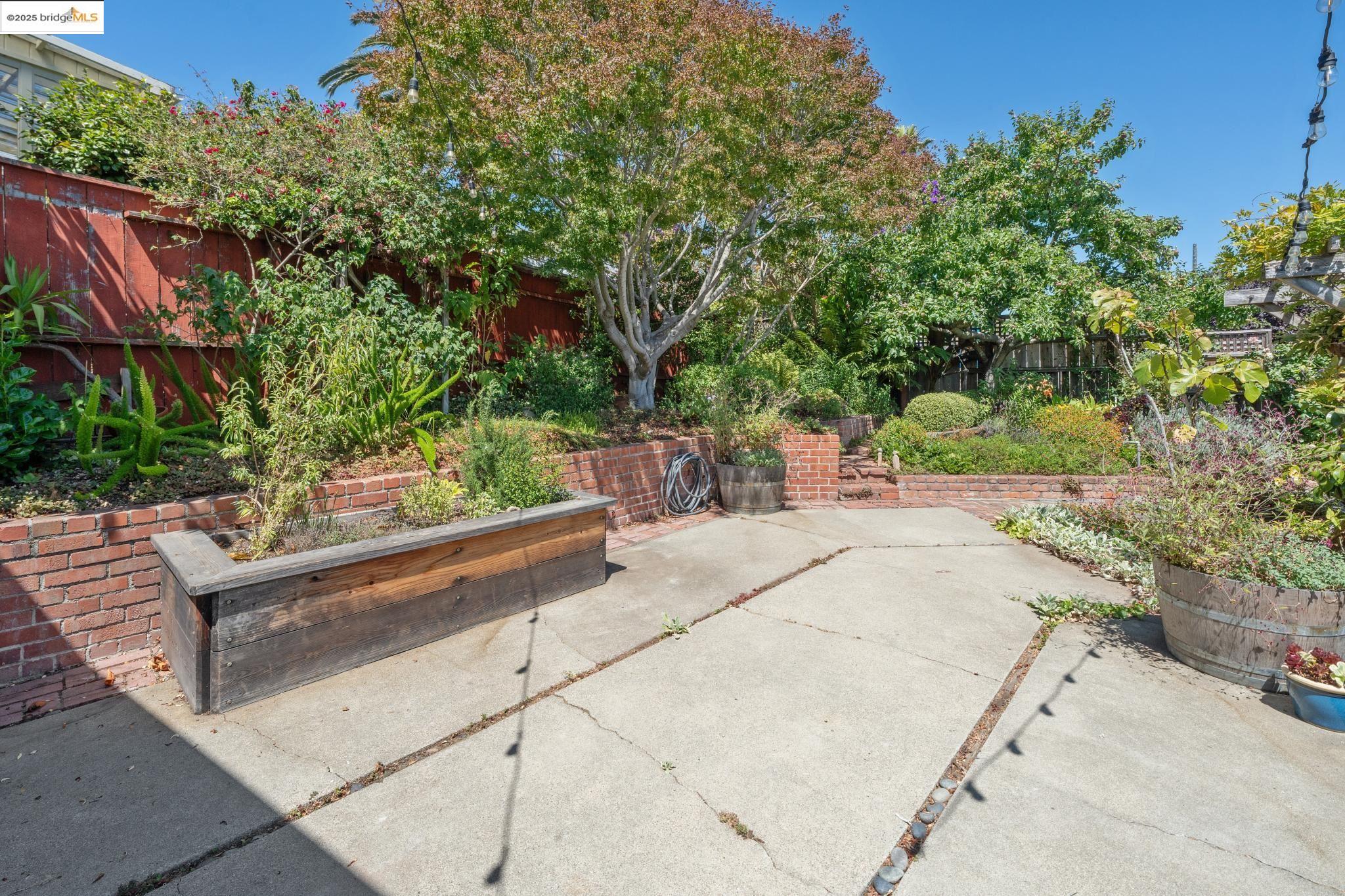 Detail Gallery Image 43 of 51 For 1736 Santa Clara St, Richmond,  CA 94804 - 2 Beds | 1 Baths