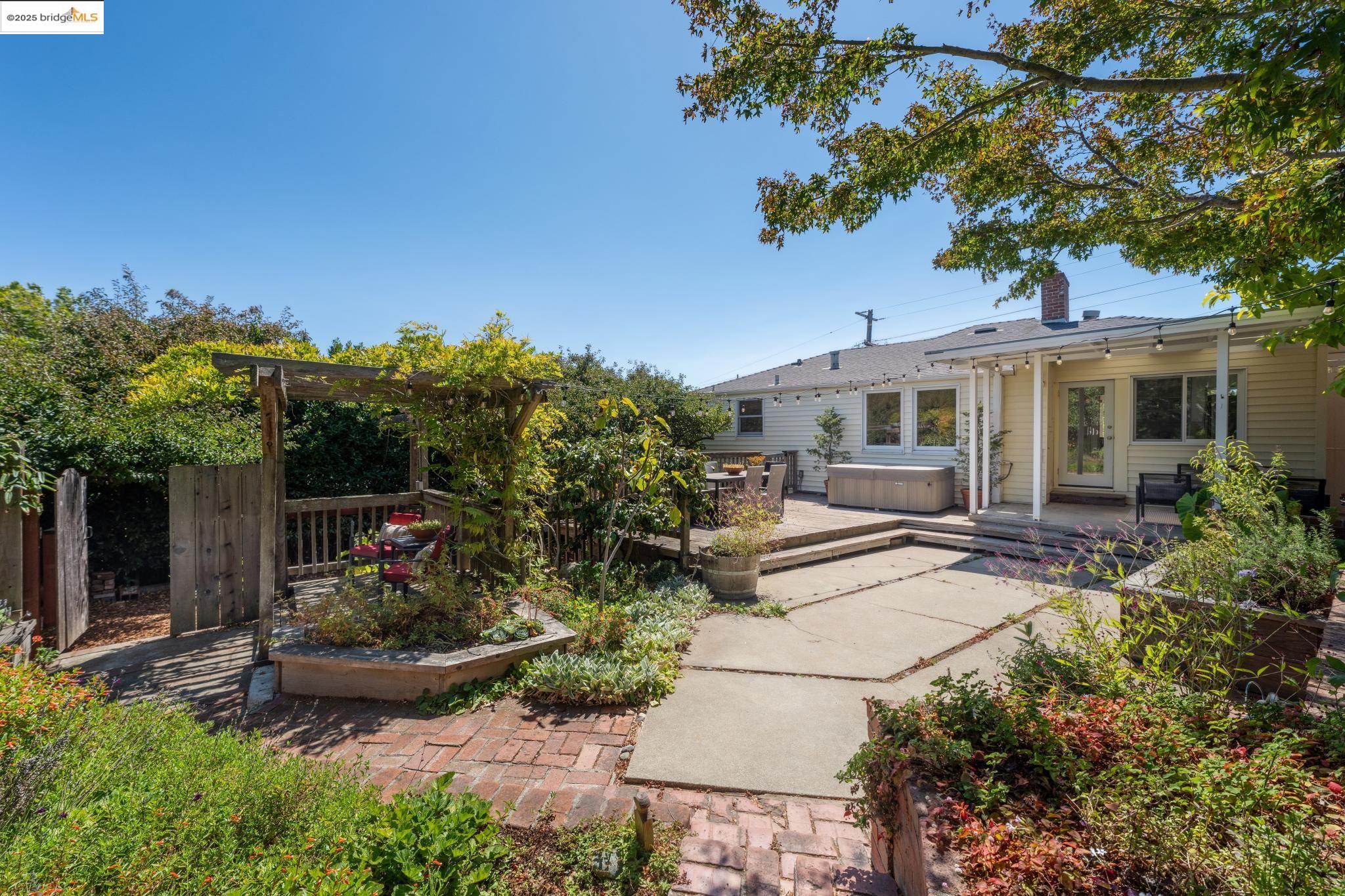 Detail Gallery Image 47 of 51 For 1736 Santa Clara St, Richmond,  CA 94804 - 2 Beds | 1 Baths