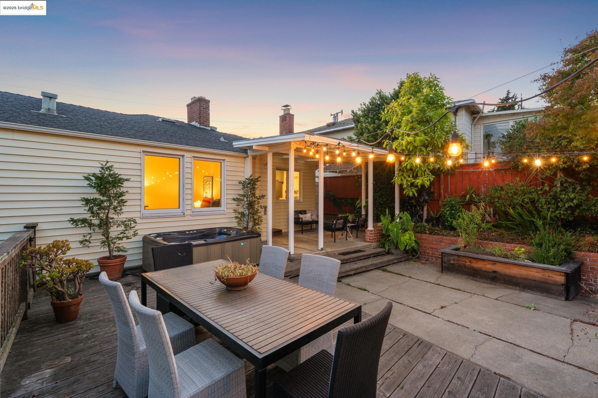 Detail Gallery Image 7 of 51 For 1736 Santa Clara St, Richmond,  CA 94804 - 2 Beds | 1 Baths
