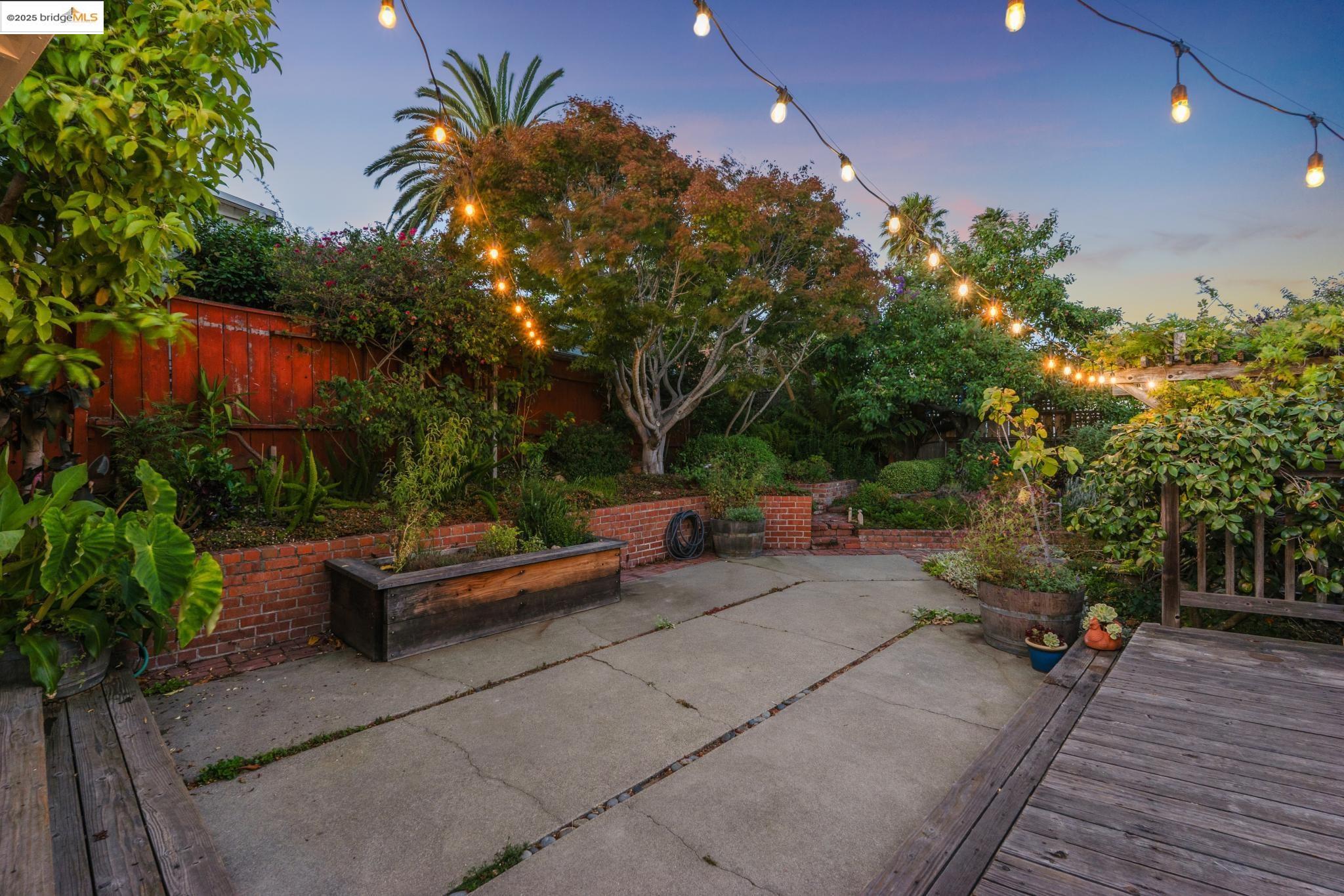 Detail Gallery Image 9 of 51 For 1736 Santa Clara St, Richmond,  CA 94804 - 2 Beds | 1 Baths