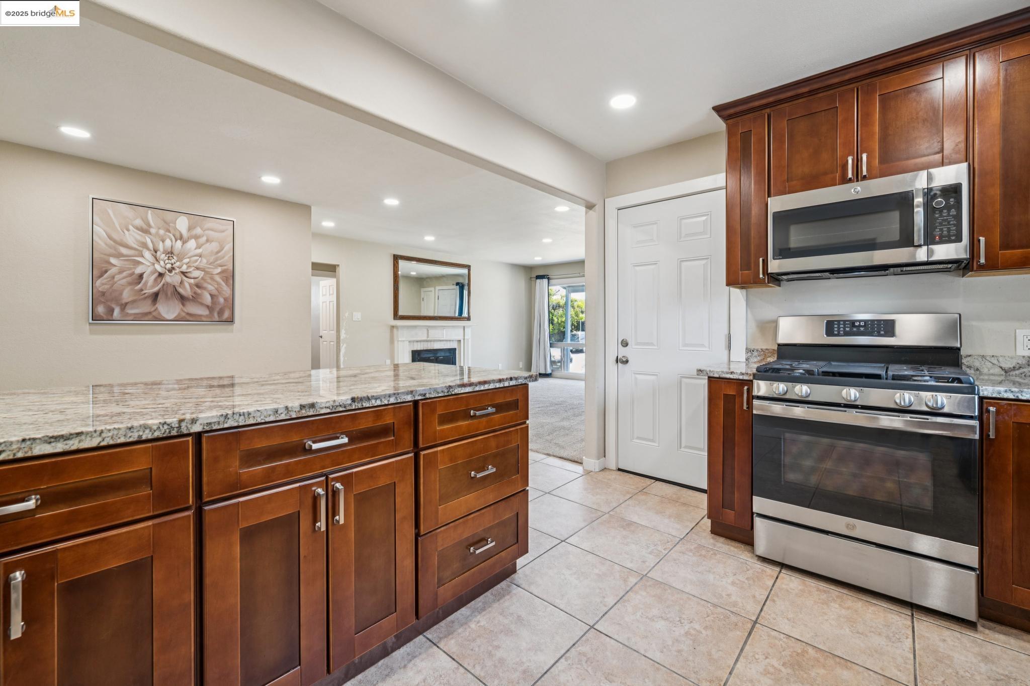 Detail Gallery Image 11 of 33 For 17761 via Arriba, San Lorenzo,  CA 94580 - 3 Beds | 1 Baths