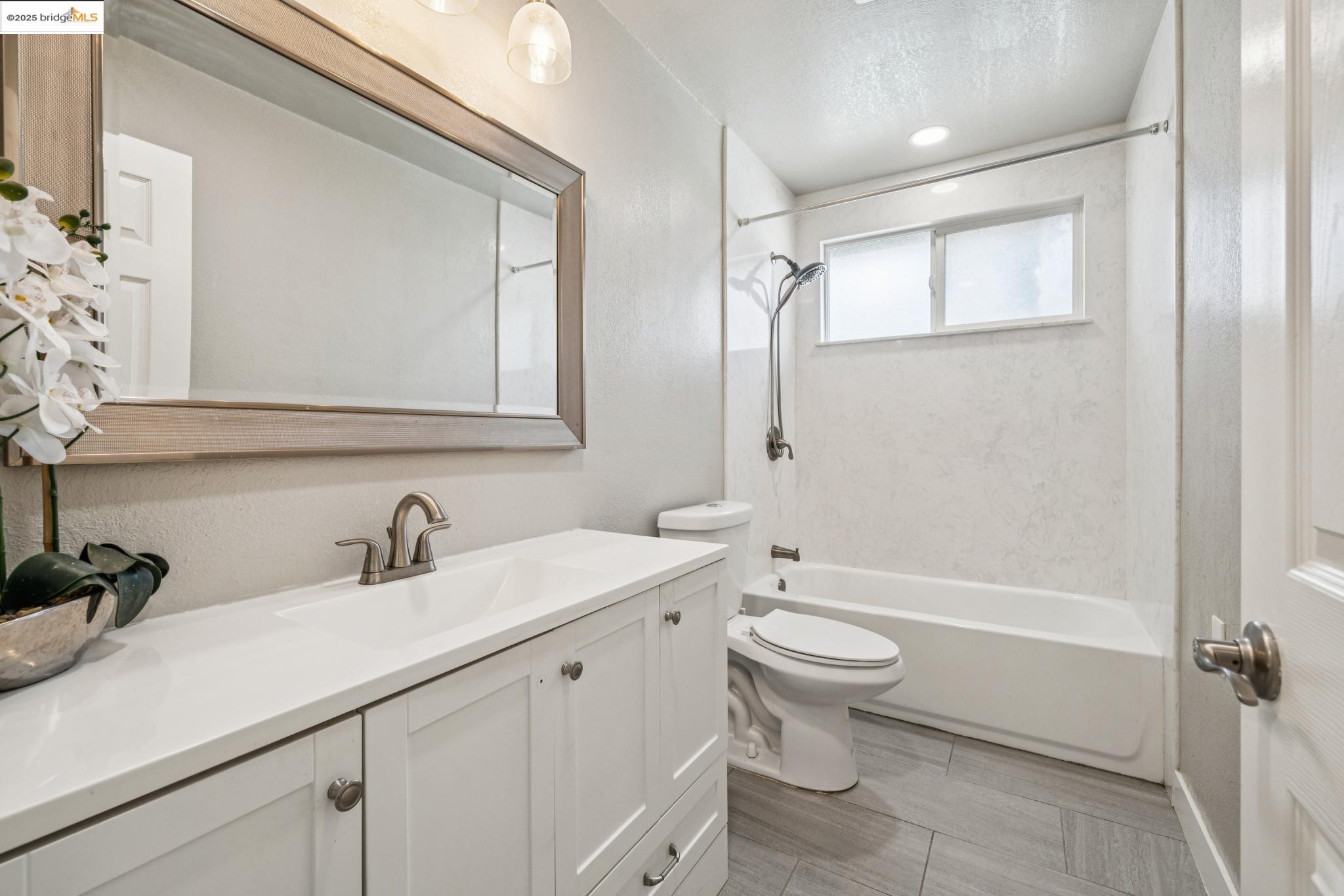 Detail Gallery Image 22 of 33 For 17761 via Arriba, San Lorenzo,  CA 94580 - 3 Beds | 1 Baths