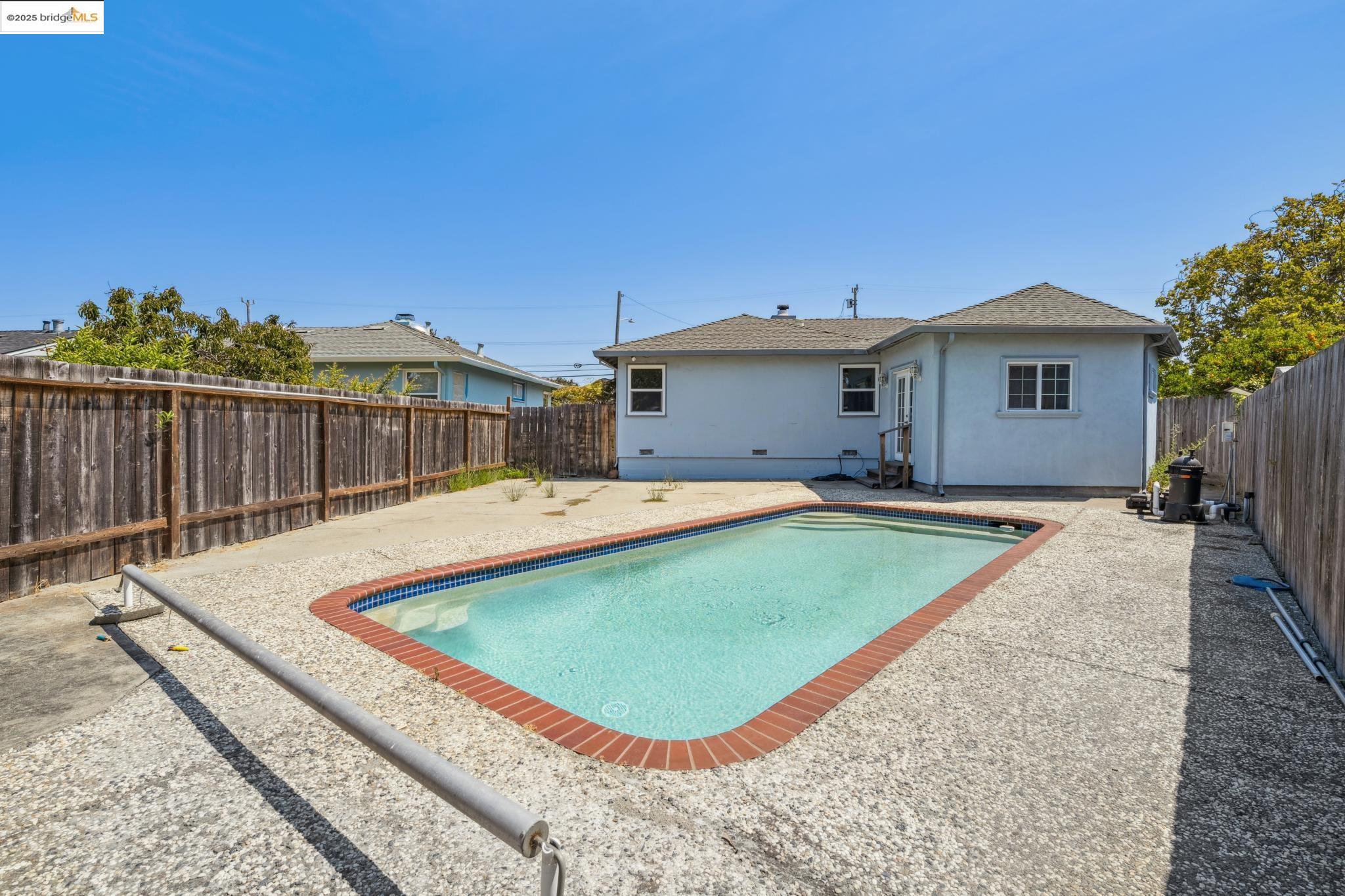 Detail Gallery Image 32 of 33 For 17761 via Arriba, San Lorenzo,  CA 94580 - 3 Beds | 1 Baths
