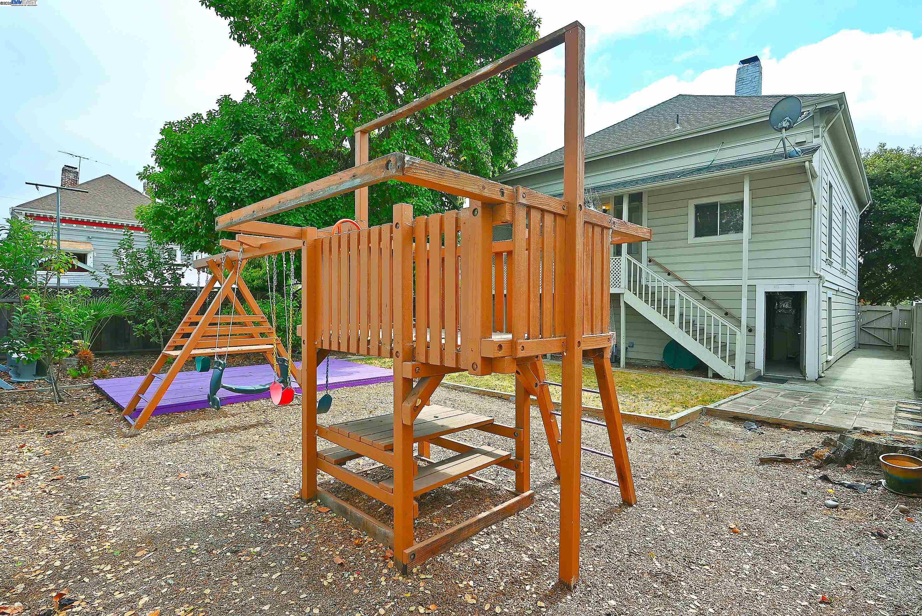Detail Gallery Image 26 of 28 For 1613 Union St, Alameda,  CA 94501 - 2 Beds | 1 Baths