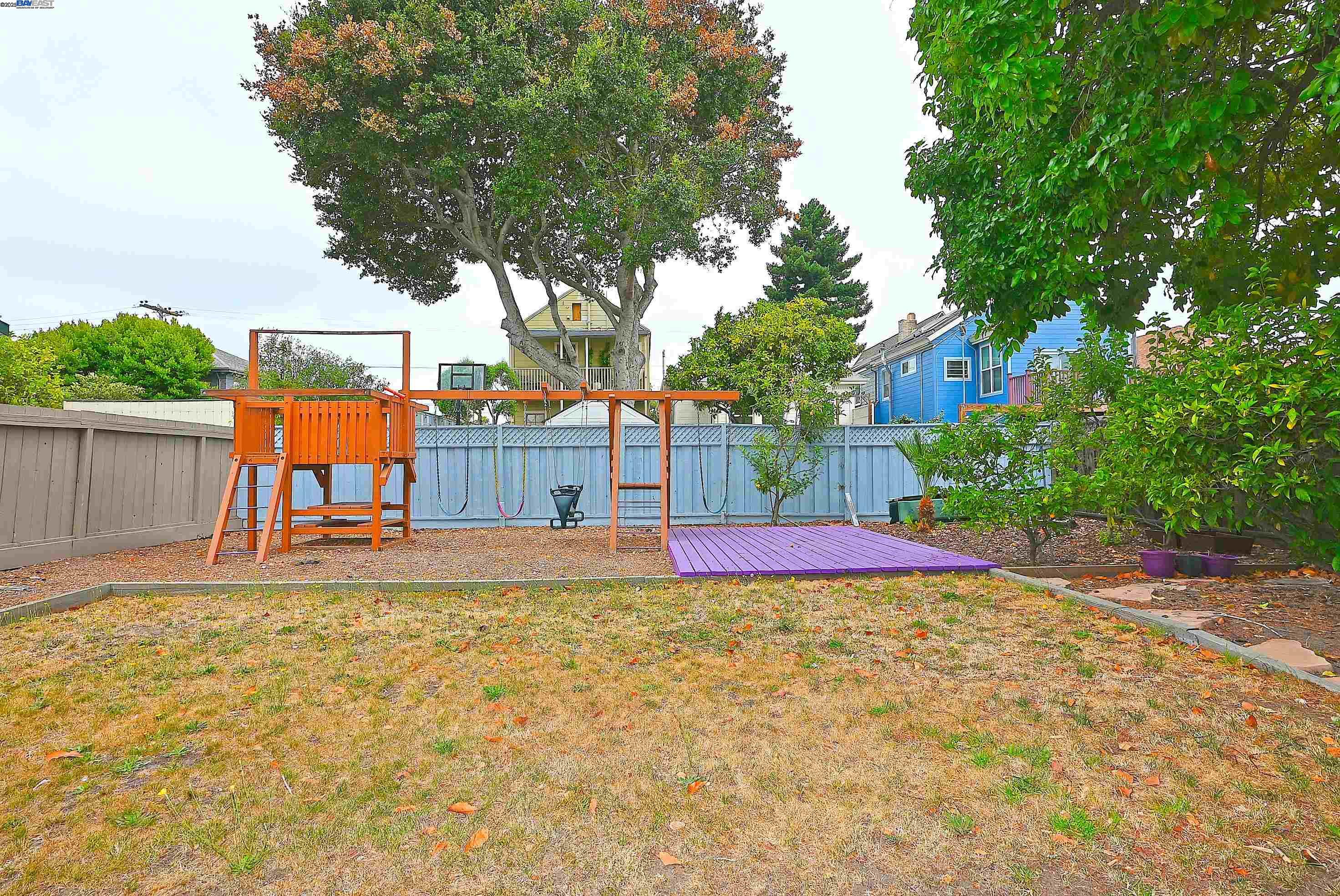 Detail Gallery Image 28 of 28 For 1613 Union St, Alameda,  CA 94501 - 2 Beds | 1 Baths