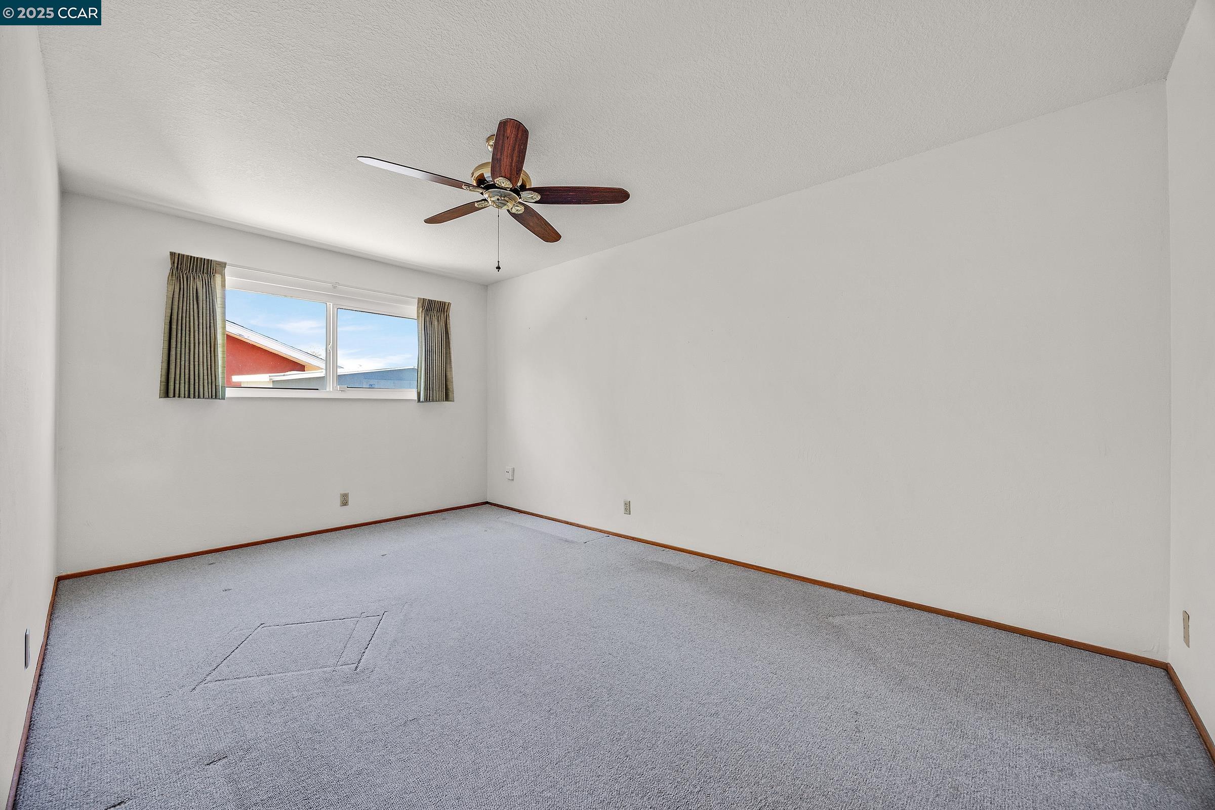 Detail Gallery Image 14 of 33 For 941 Kittery Way, Pinole,  CA 94564 - 4 Beds | 2 Baths