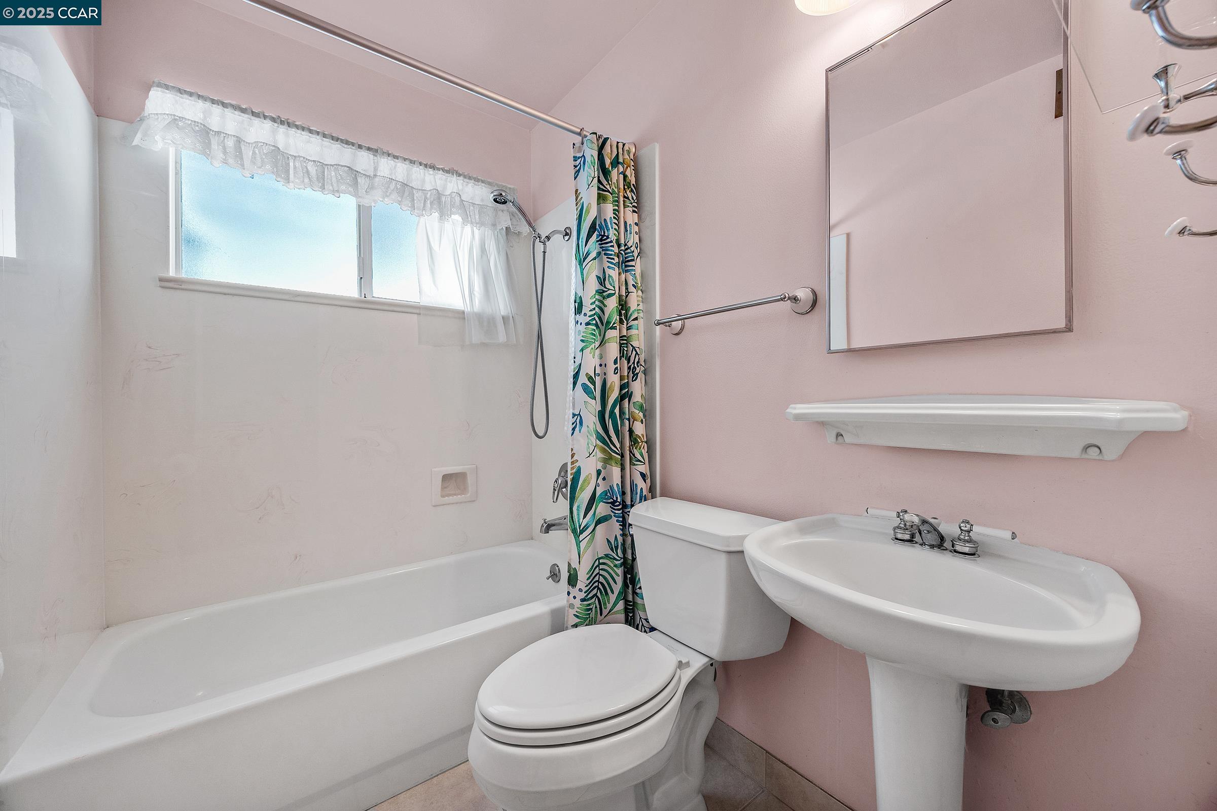 Detail Gallery Image 17 of 33 For 941 Kittery Way, Pinole,  CA 94564 - 4 Beds | 2 Baths